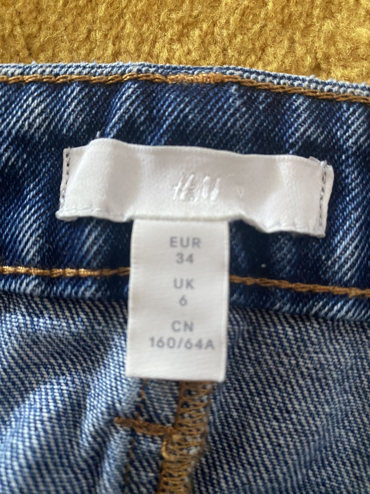 H&M H&M button-up denim mini skirt Size 26" / US 2 / IT 38 - 3 Thumbnail