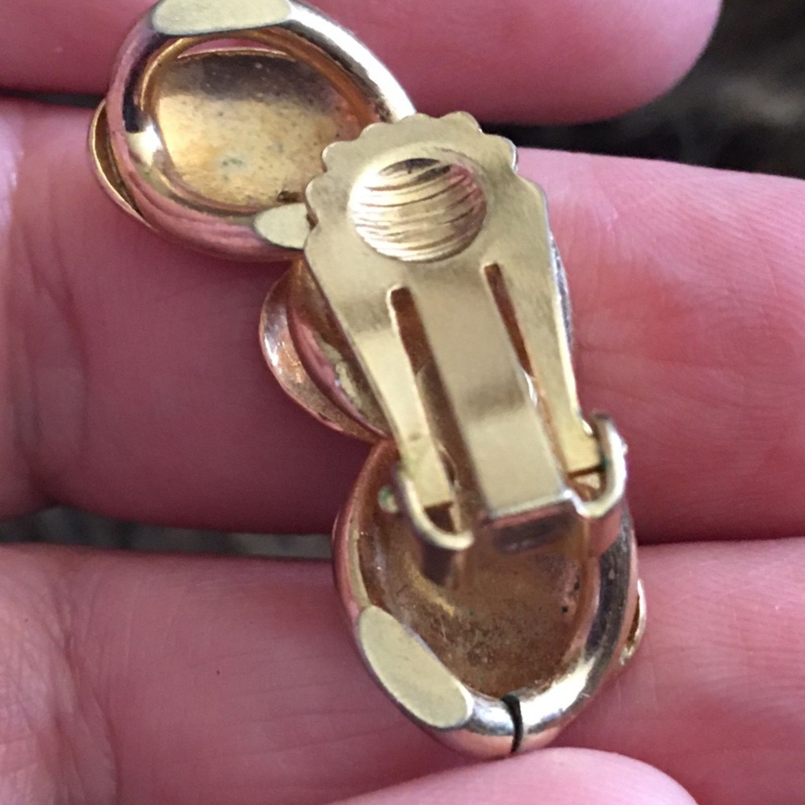 Vintage Vintage 70s textured gold tone clip on earrings Size ONE SIZE - 4 Thumbnail