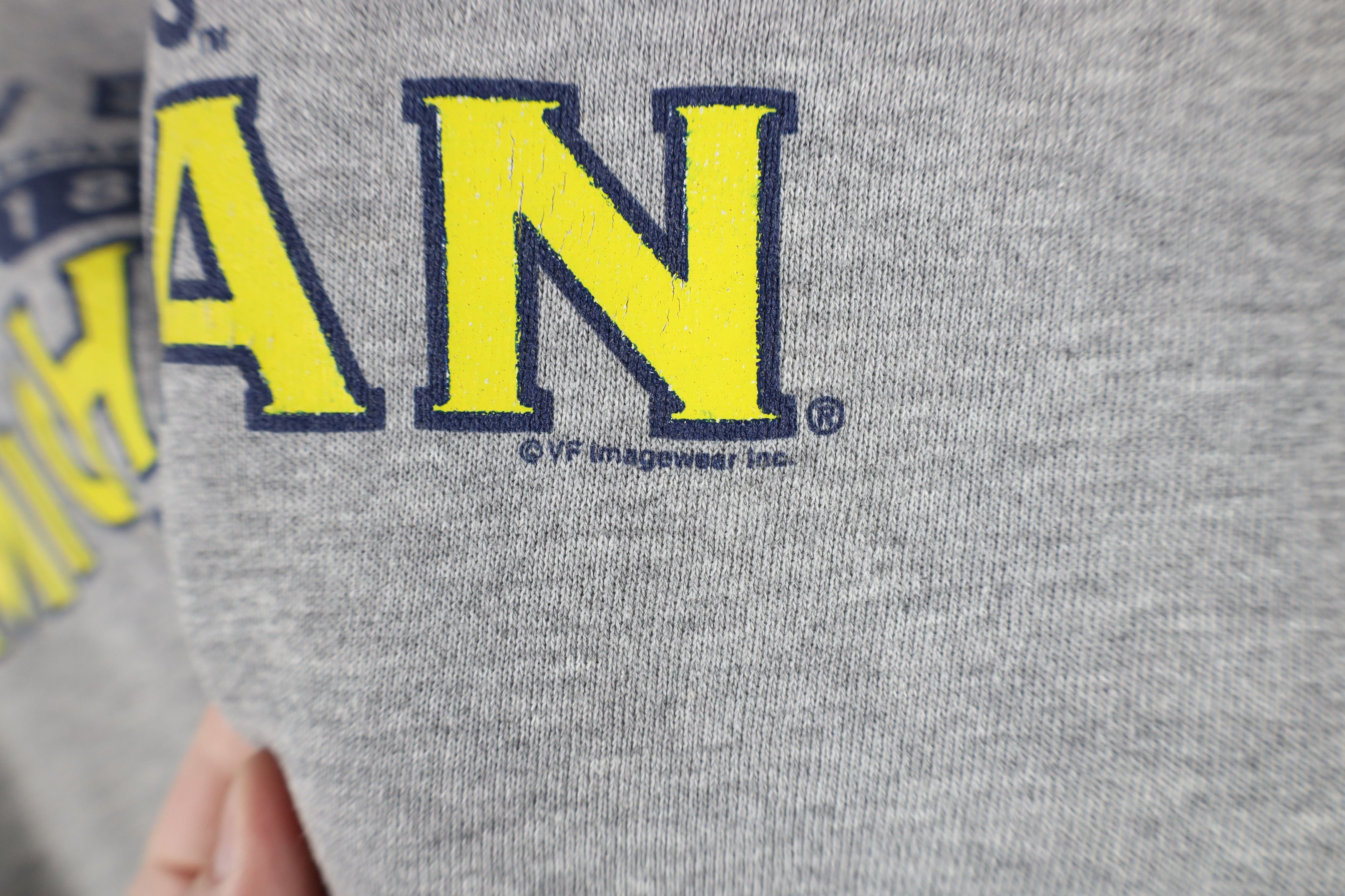 Vintage Vintage 90s University of Michigan Athletics Sweatshirt Gray Size US XL / EU 56 / 4 - 5 Thumbnail