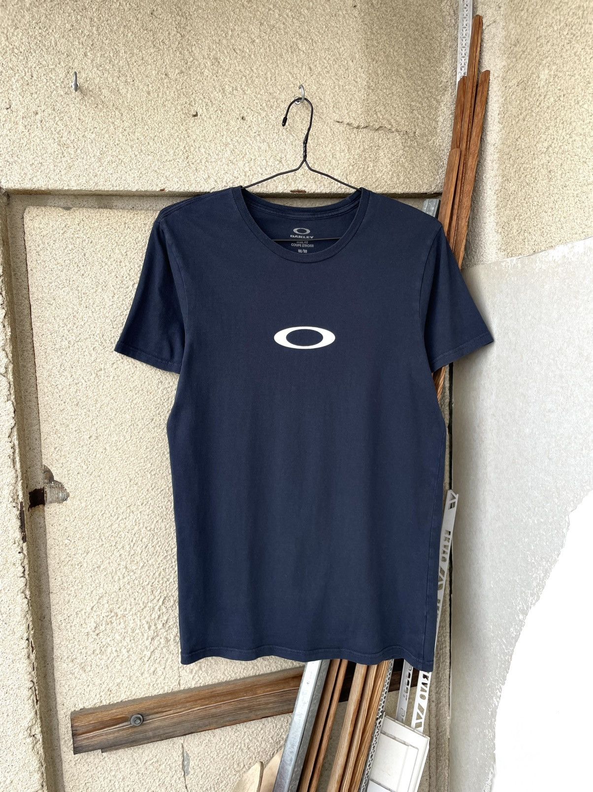 Oakley Vintage Y2K Oakley Center Logo T-Shirt S/M Gorpcore Software Size US M / EU 48-50 / 2 - 2 Thumbnail