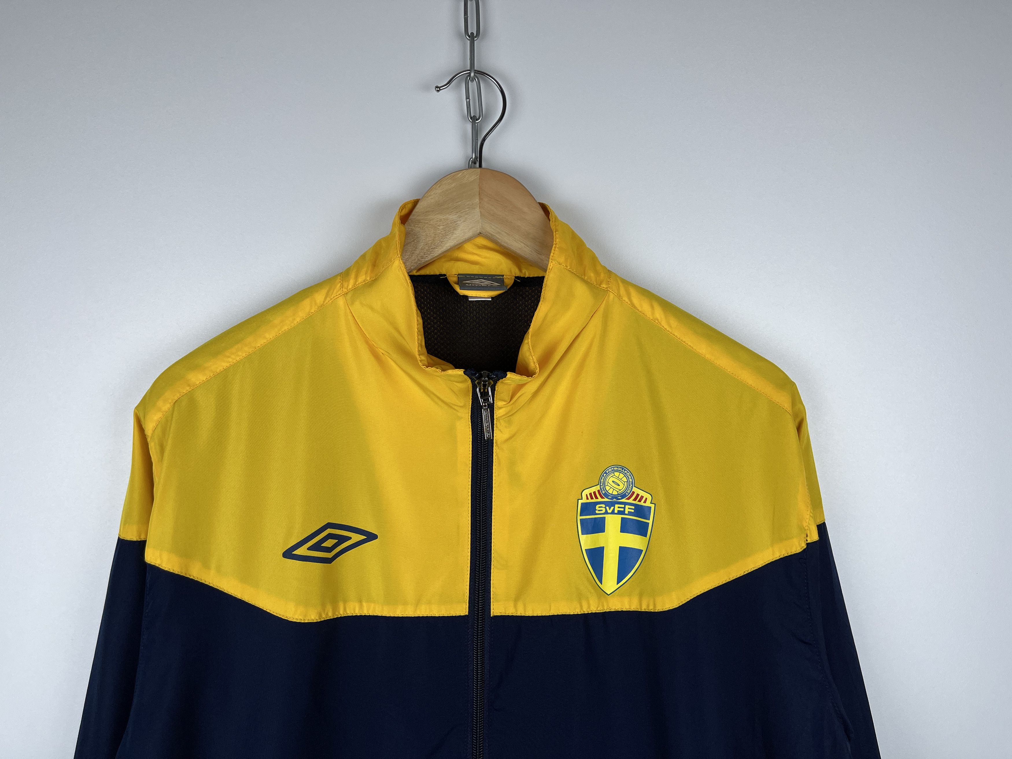 Umbro Umbro Sweden SvFF 2011 - 2012 Soccer Training Track Jacket Size US L / EU 52-54 / 3 - 4 Thumbnail