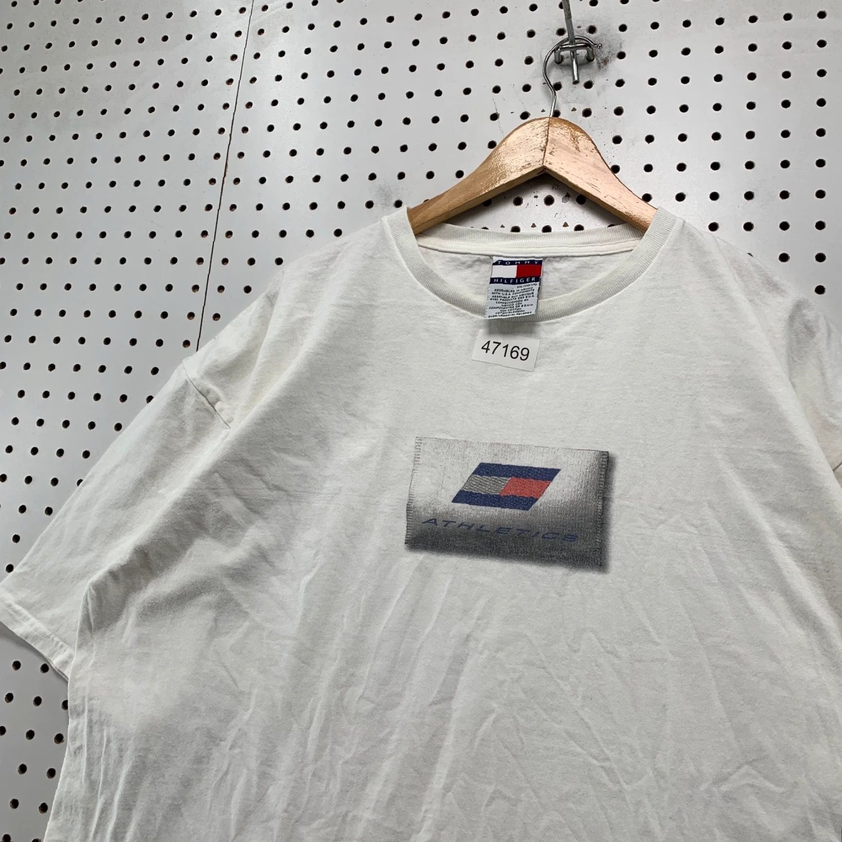Tommy Hilfiger VINTAGE Tommy Hilfiger T Shirt Mens 2XL White Tommy Flag Graphic Y2K Tommy Hilfiger Tommy Jeans Shirt Mens 2XL White Graphic Print Size US XXL / EU 58 / 5 - 7 Thumbnail