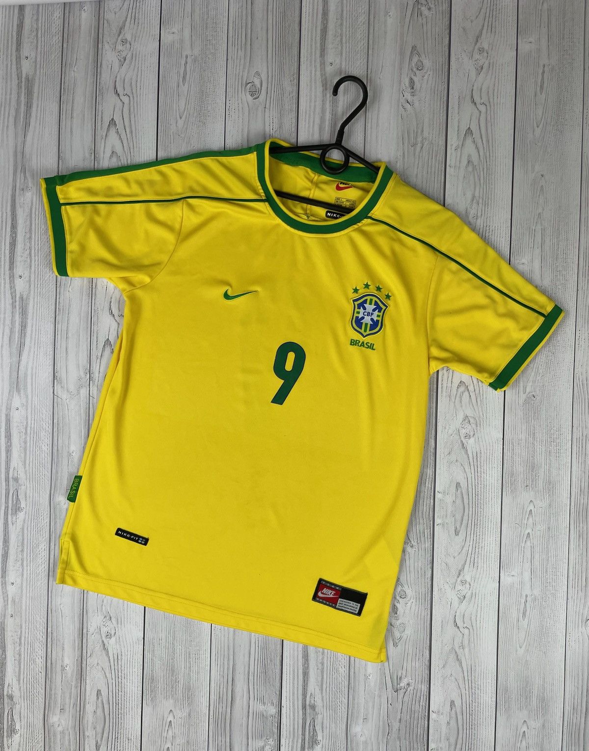 Other Vintage Brazil tee logo yellow size L Size US L / EU 52-54 / 3 - 1 Thumbnail