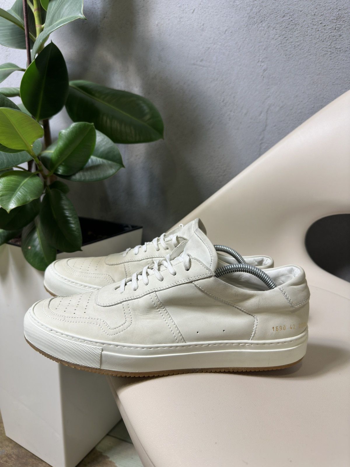 Pre-owned Common Projects Achilles Low Shoes In White