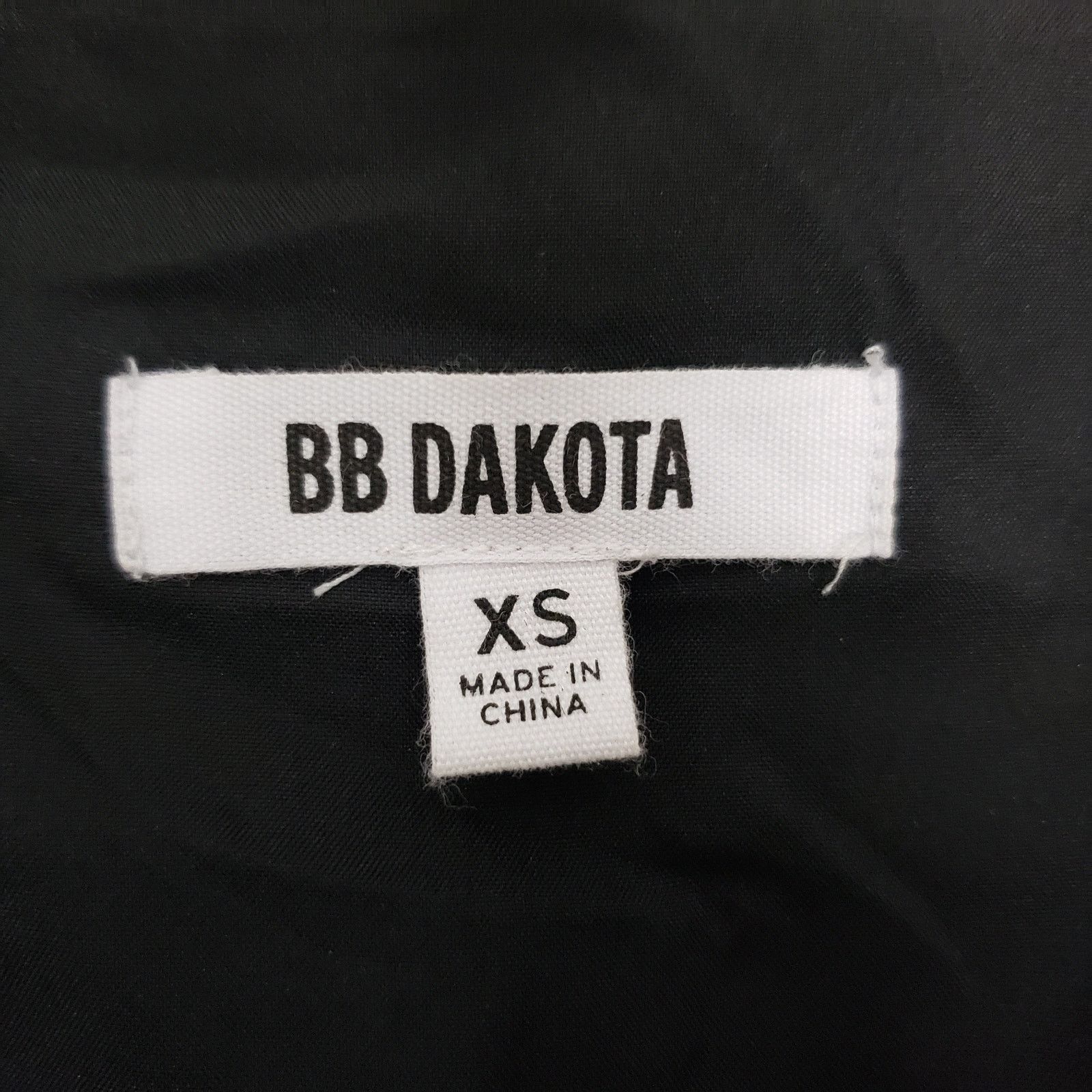 BB Dakota BB Dakota Sequin Romper Women XS V-Neck Kimono Sleeves Lined Size 26" / US 2 / IT 38 - 9 Thumbnail