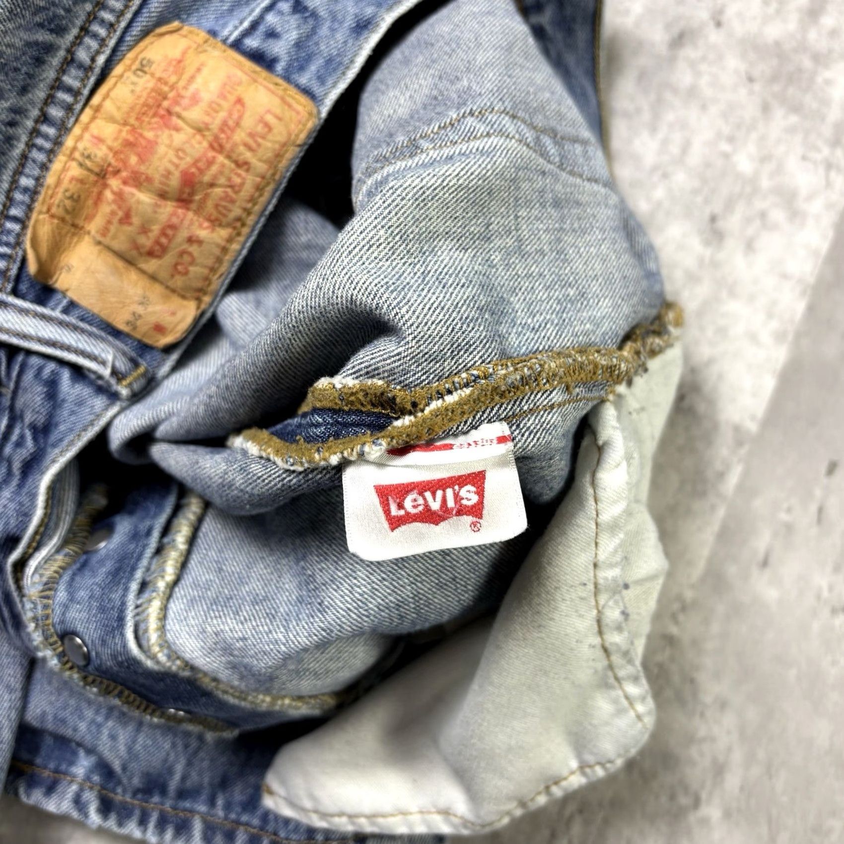 Levi's VINTAGE Levis 501 Jeans Blue Denim Straight Leg Button Fly Adult 34x30 Mens Jeans Regular 34x30 USA Size US 34 / EU 50 - 6 Thumbnail