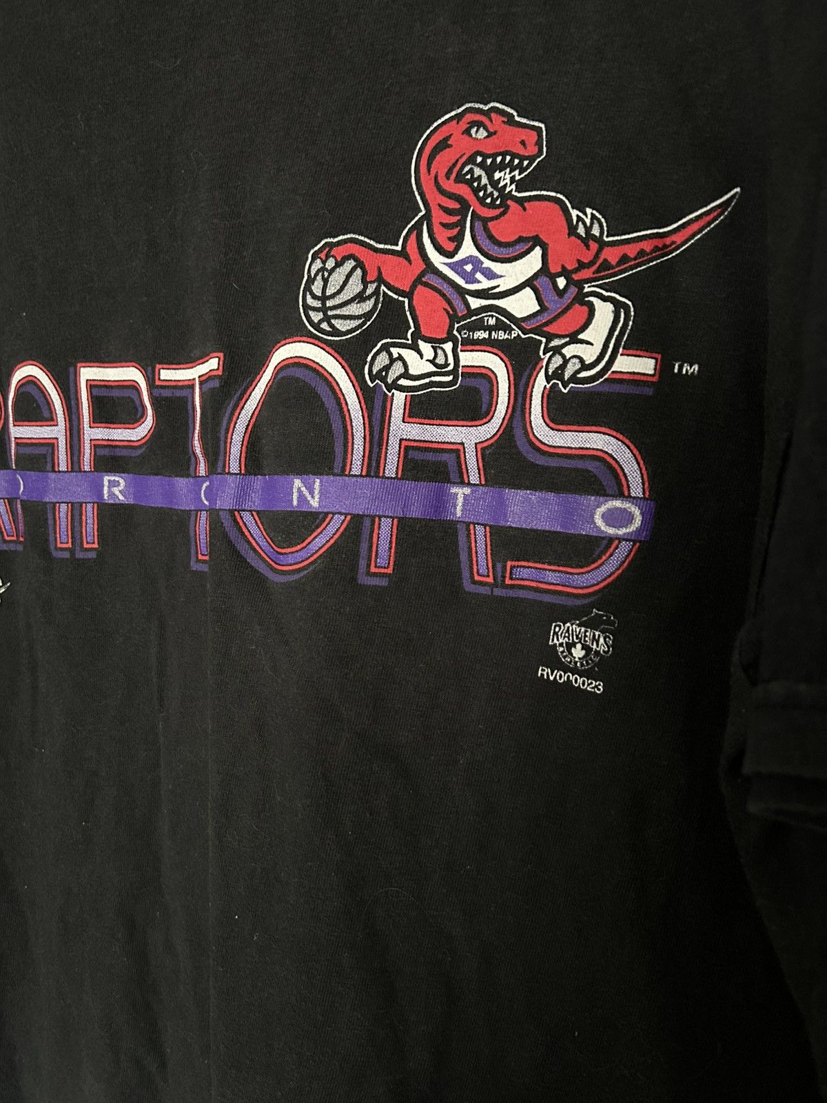 NBA Vintage 1994 Toronto Raptors NBA Basketball Graphic Tee Size US XL / EU 56 / 4 - 2 Thumbnail