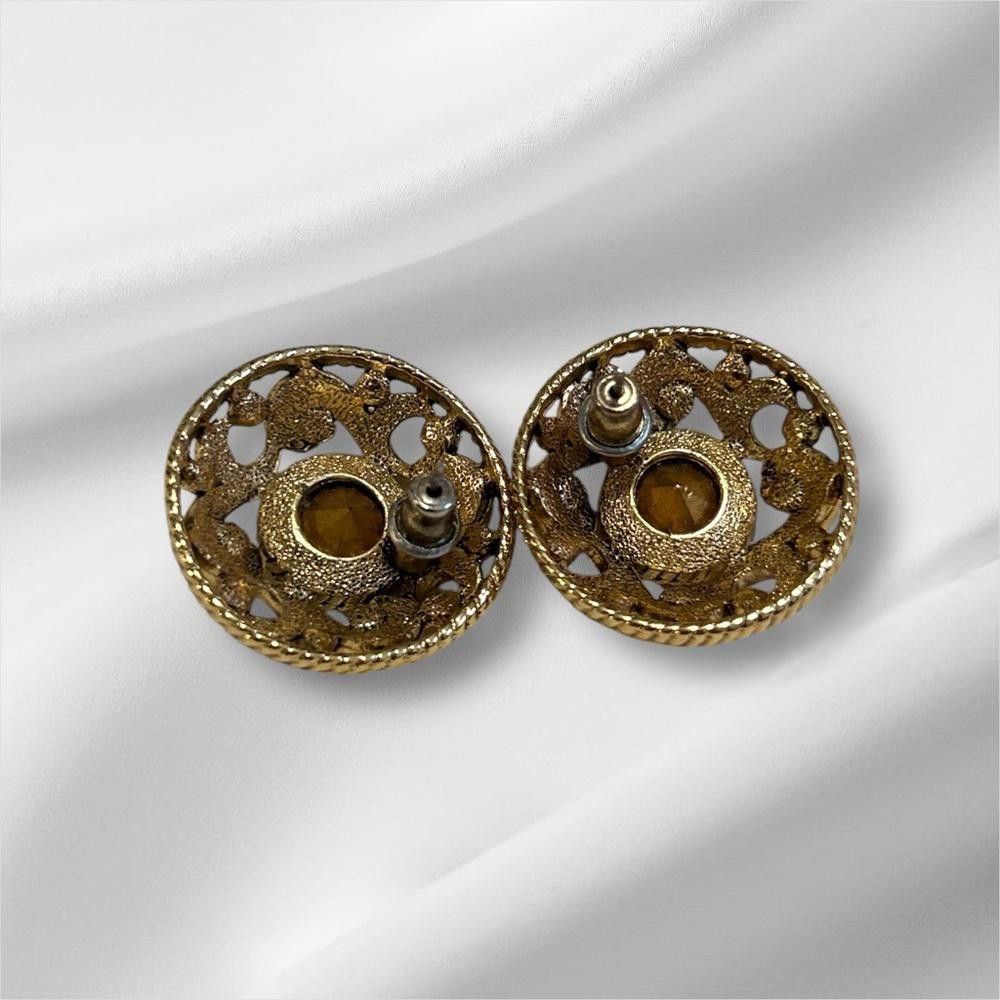 Designer Vintage Gold Tone Earrings w Emerald Green Stones and Pearls Size ONE SIZE - 2 Thumbnail