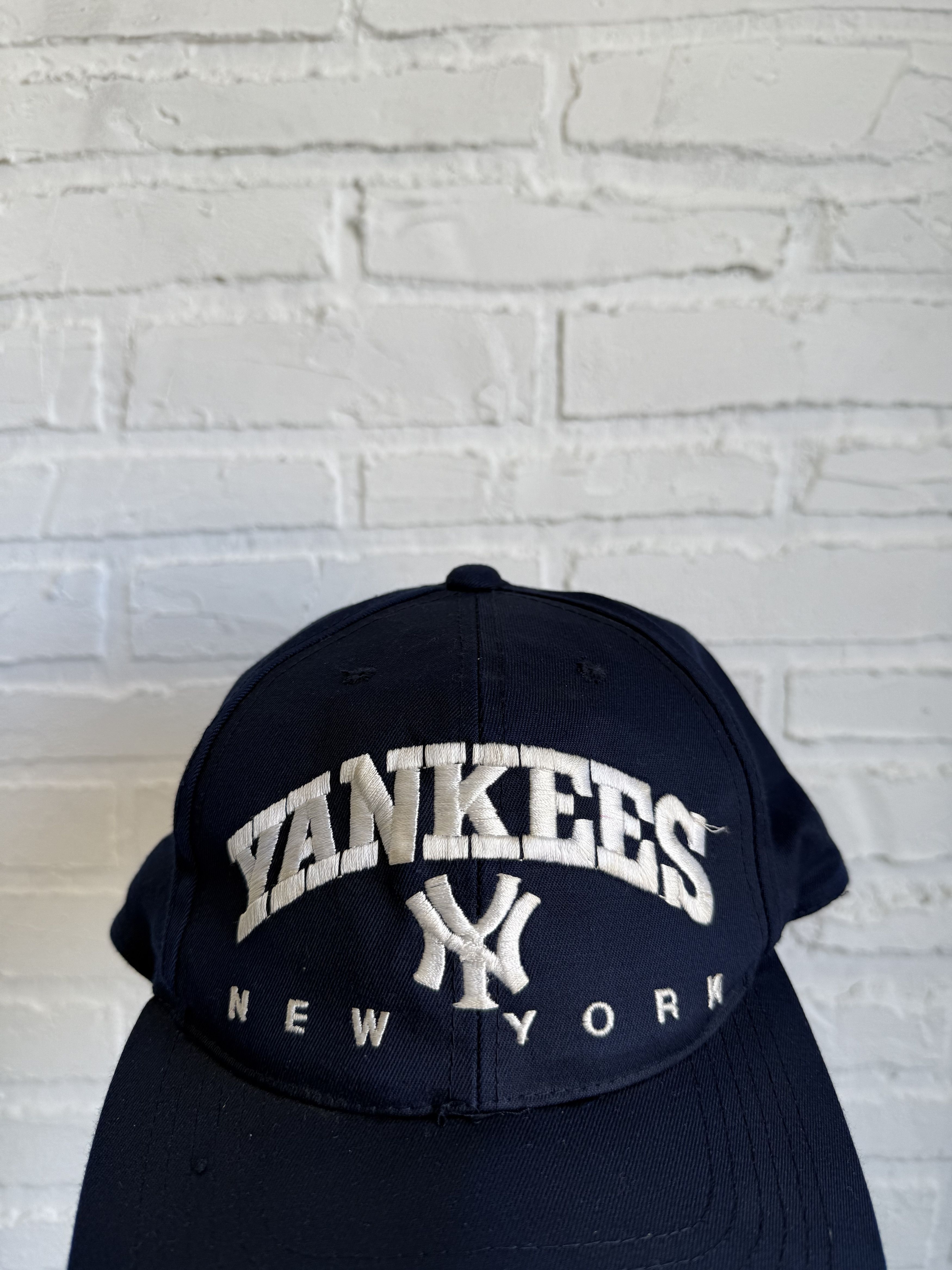 New York Yankees RARE Vintage 90s New York Yankees baseball cap Size ONE SIZE - 2 Thumbnail