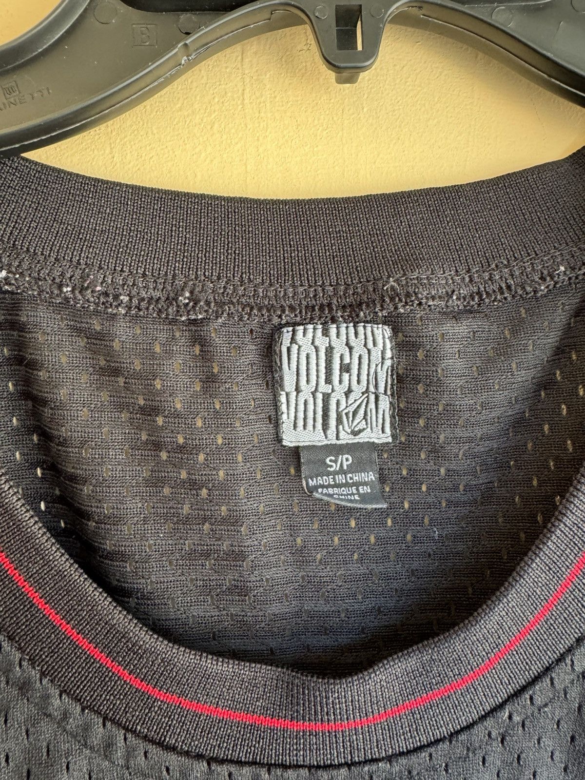 Volcom Y2K Volcom Mesh Jersey Tank – Black/Red Size US S / EU 44-46 / 1 - 4 Thumbnail