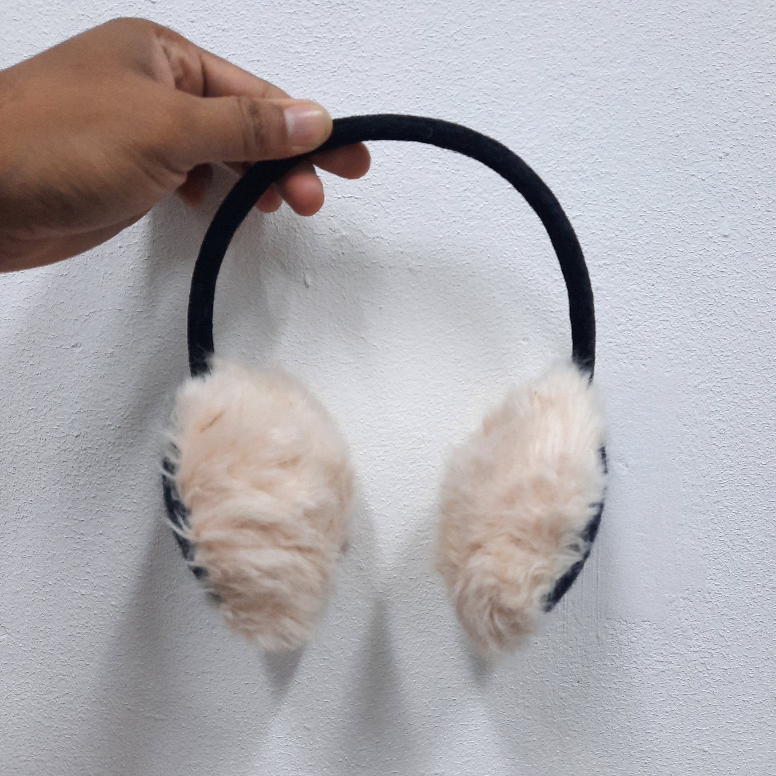 Harris Tweed 🥶 Harris tweed patch checked winter ski fur earmuff Size ONE SIZE - 3 Thumbnail
