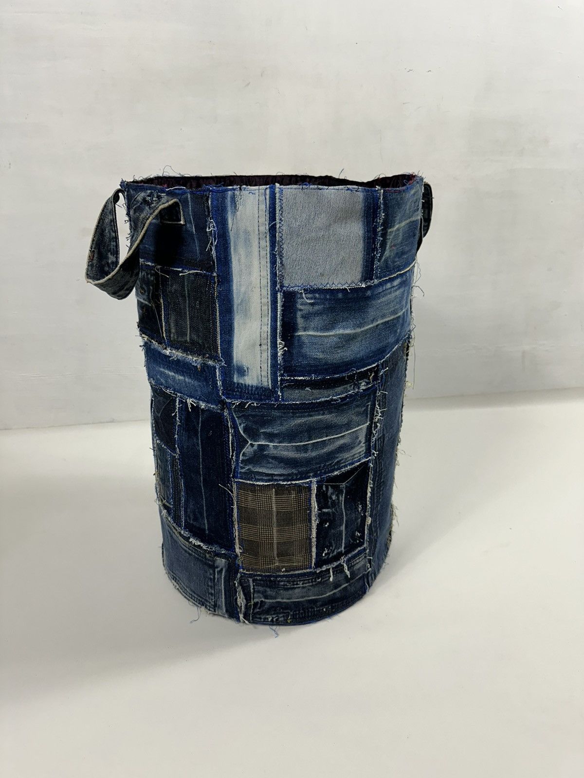 Art Comes First Custom Made Denim Patchwork Laundry Bag Home Decoration Size ONE SIZE - 1 Thumbnail