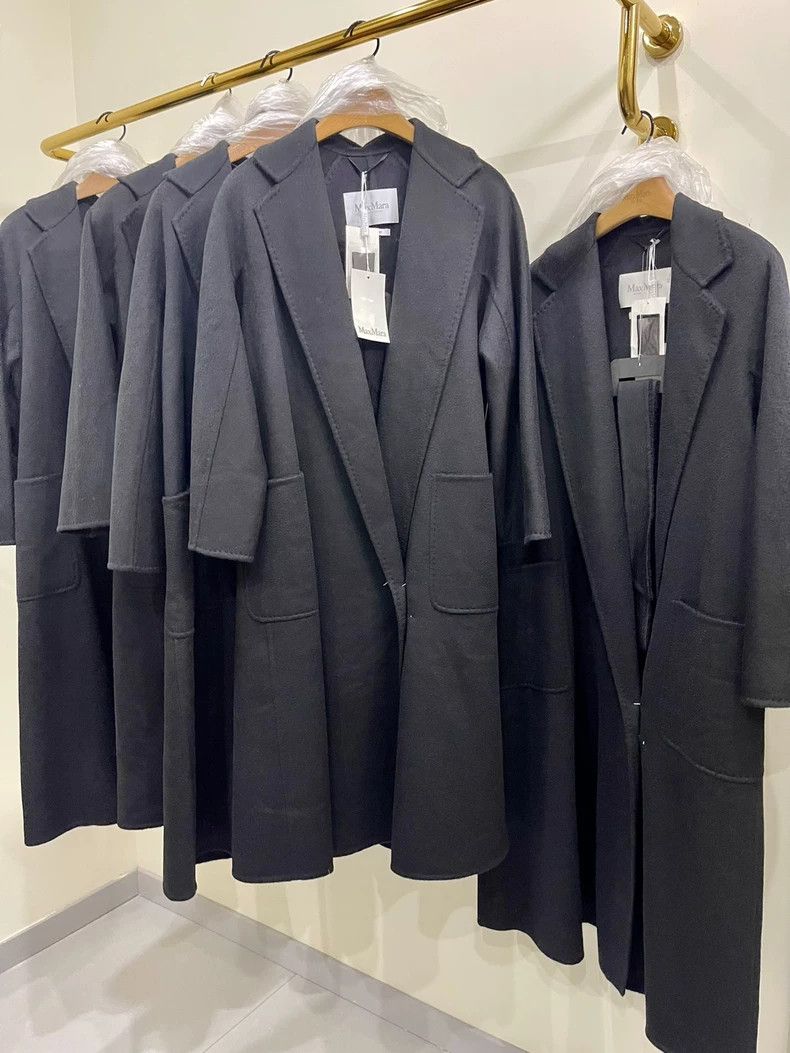 Max Mara Max Mara New black cashmere coat labbro Size M / US 6-8 / IT 42-44 - 1 Thumbnail