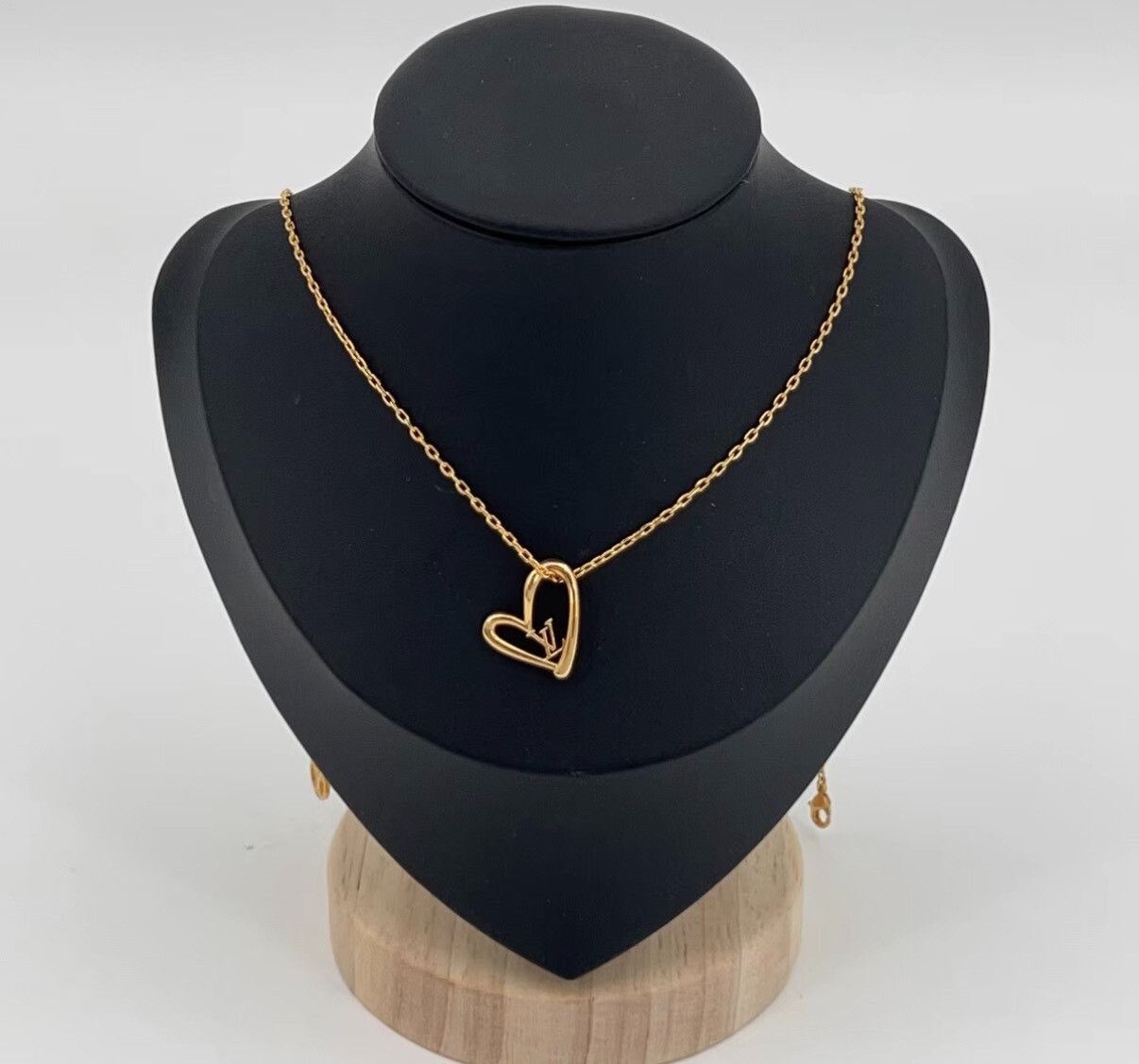 Louis Vuitton LV Genuine Necklace Size ONE SIZE - 1 Thumbnail