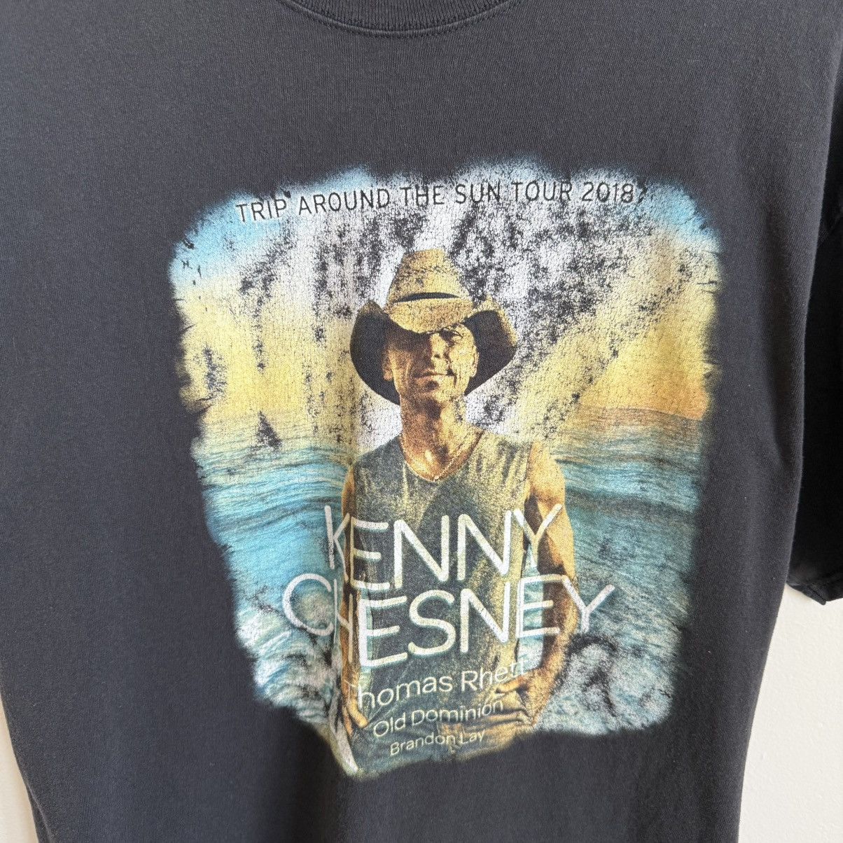 Band Tees Kenny Chesney 2018 Tour Faded T-Shirt Size XL Size US XL / EU 56 / 4 - 3 Thumbnail