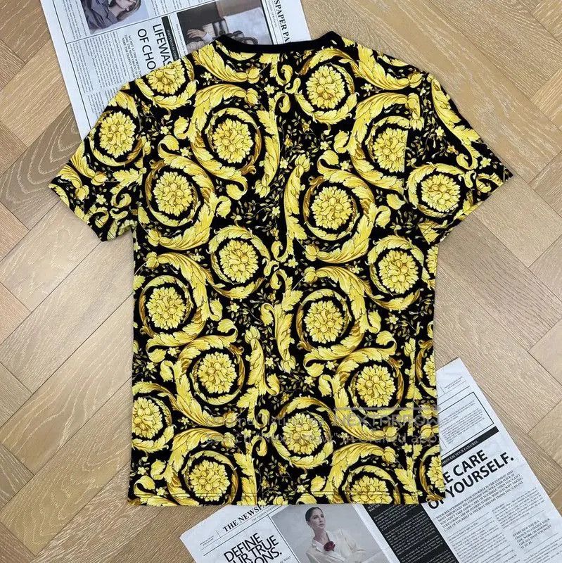 Versace Versace Gold Print Cotton Short Sleeve T-Shirt . Size US XL / EU 56 / 4 - 2 Thumbnail