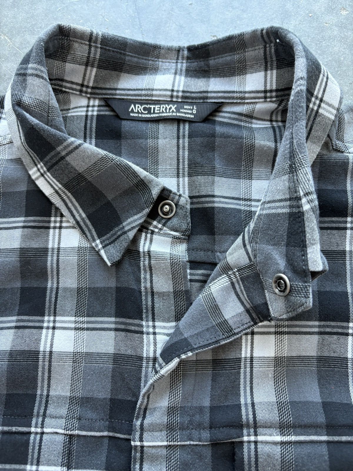 Arc'teryx Arcteryx Gryson Button Up Shirt Plaid Hidden Buttons Size US L / EU 52-54 / 3 - 4 Thumbnail