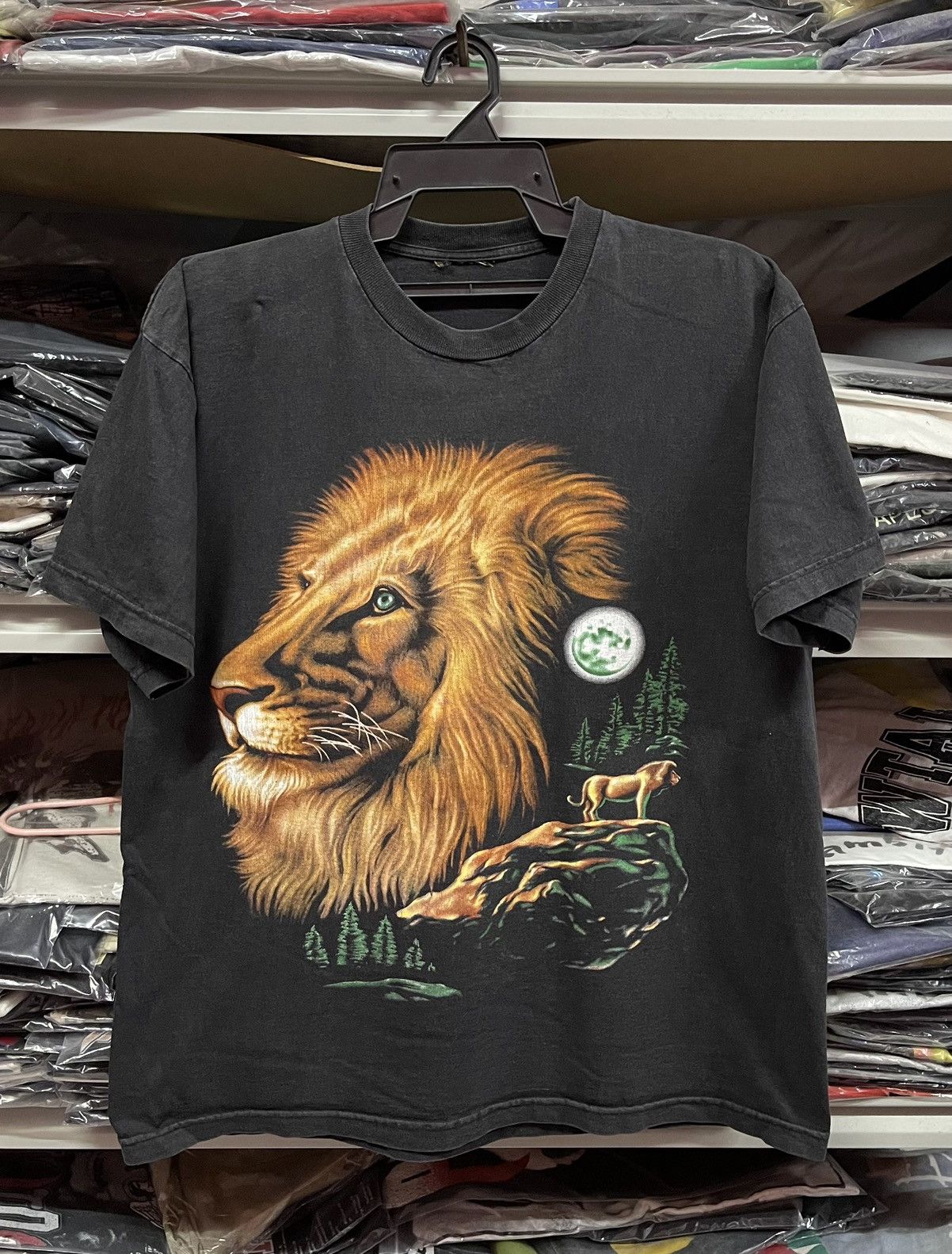 Vintage Vintage Back Hit Lion 🔥🔥🔥 Size US XL / EU 56 / 4 - 1 Thumbnail