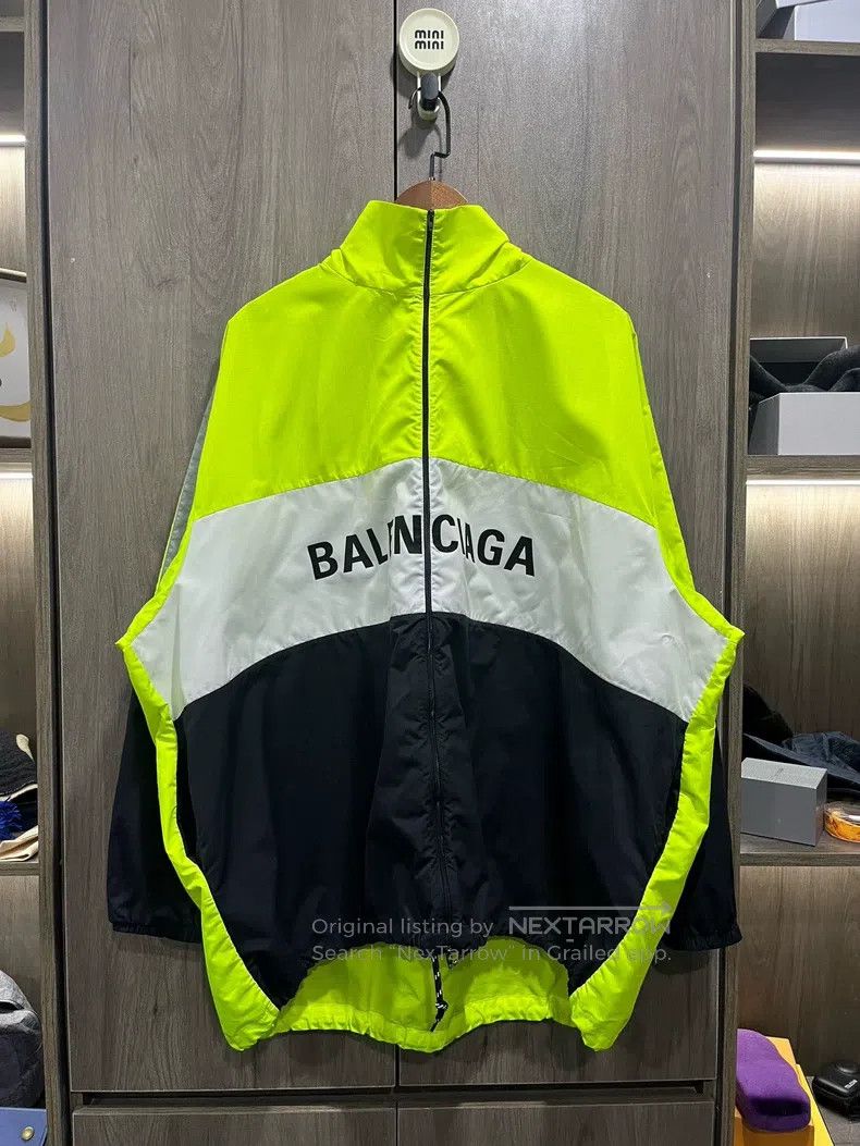 Balenciaga Balenciaga Neon Green Windbreaker Size US XXS / EU 40 - 2 Thumbnail