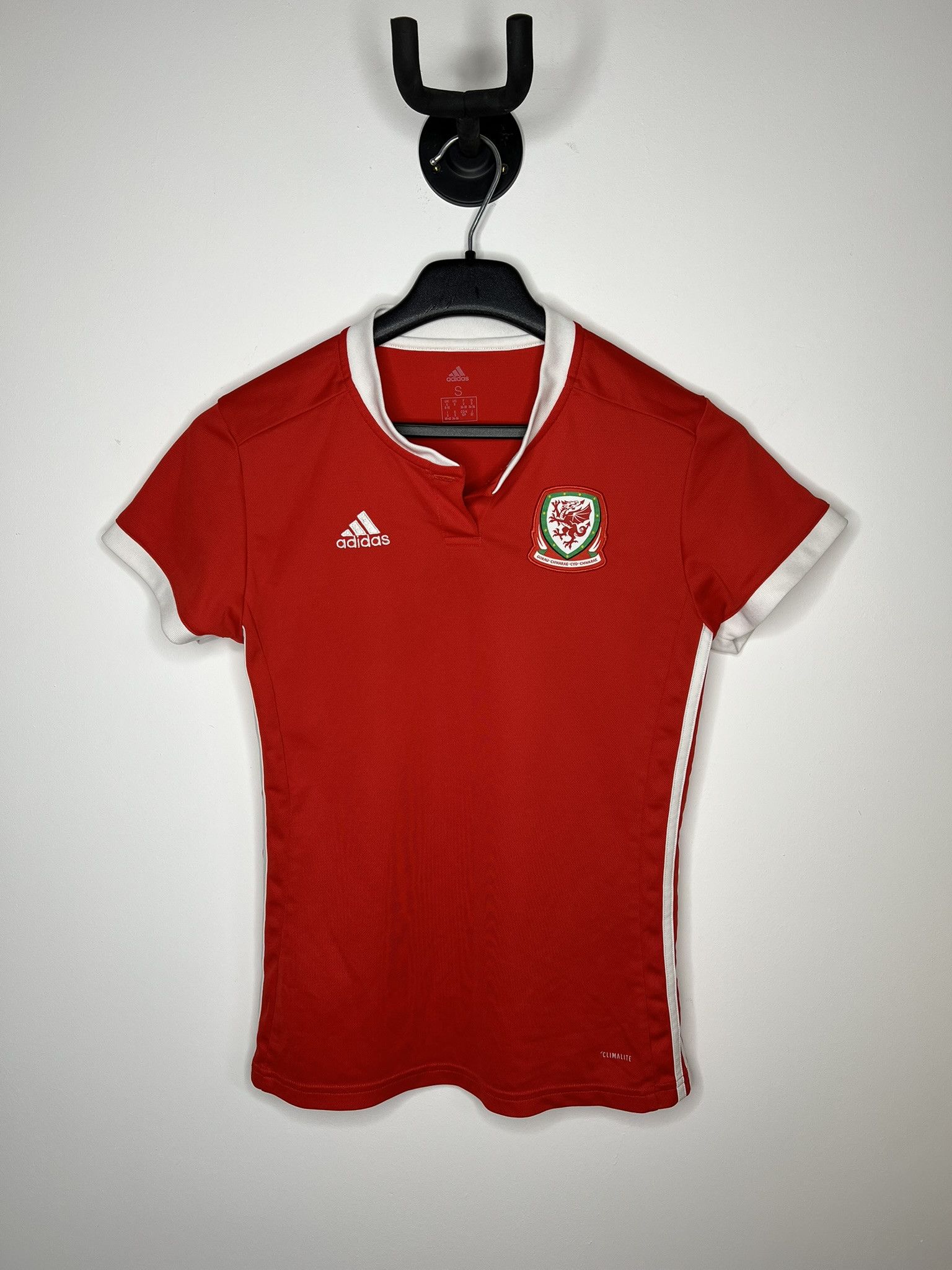 Adidas WALES 2018 2020 HOME WOMEN'S FOOTBAL SHIRT SOCCER JERSEY Size S / US 4 / IT 40 - 1 Thumbnail