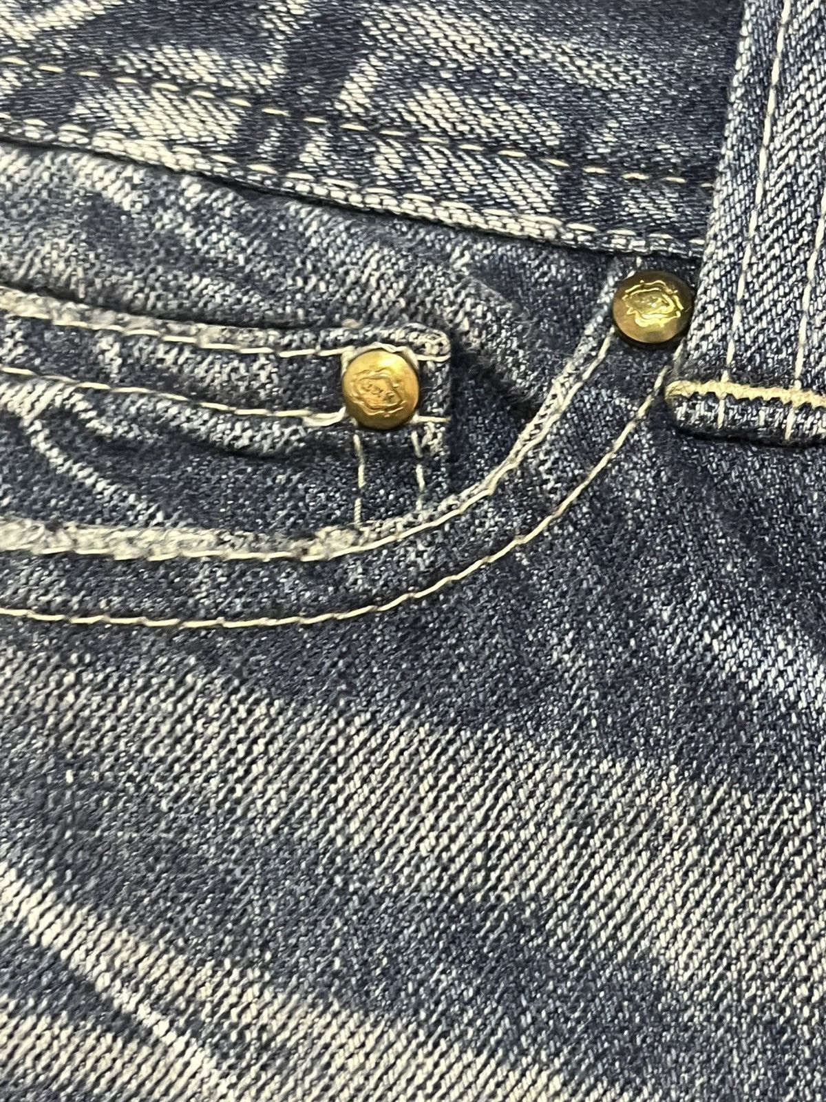 Vanquish Vintage Vanquish Gold Flare Honeycomb Grunge Distress Denim Size US 33 - 10 Thumbnail