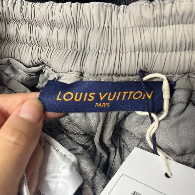 Louis Vuitton louis vuitton straight-leg shorts in grey pattern with slit Size US 34 / EU 50 - 6 Thumbnail