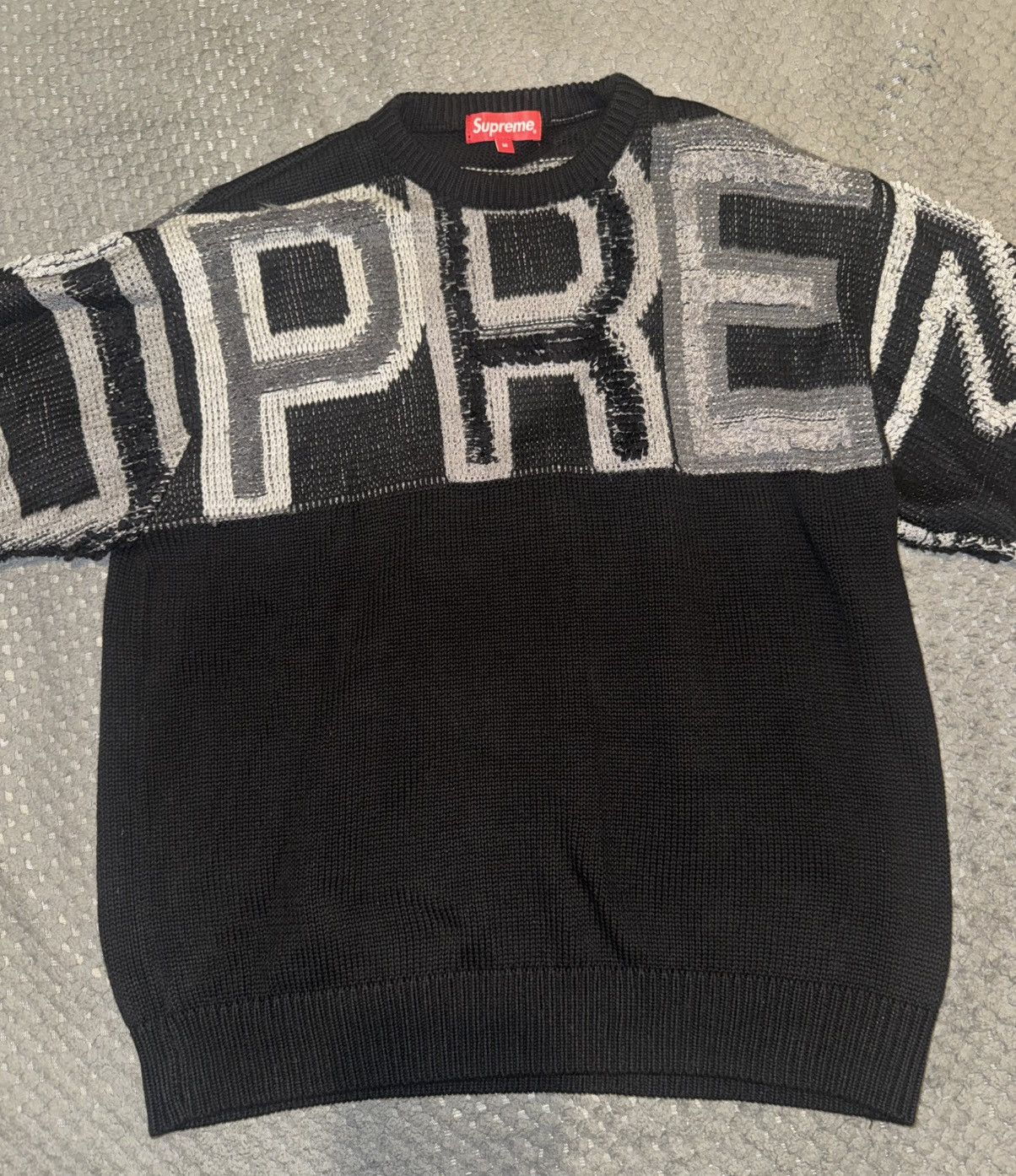Supreme Supreme Chenille Logo Sweater. Size Medium. 1 times worn Size US M / EU 48-50 / 2 - 2 Thumbnail
