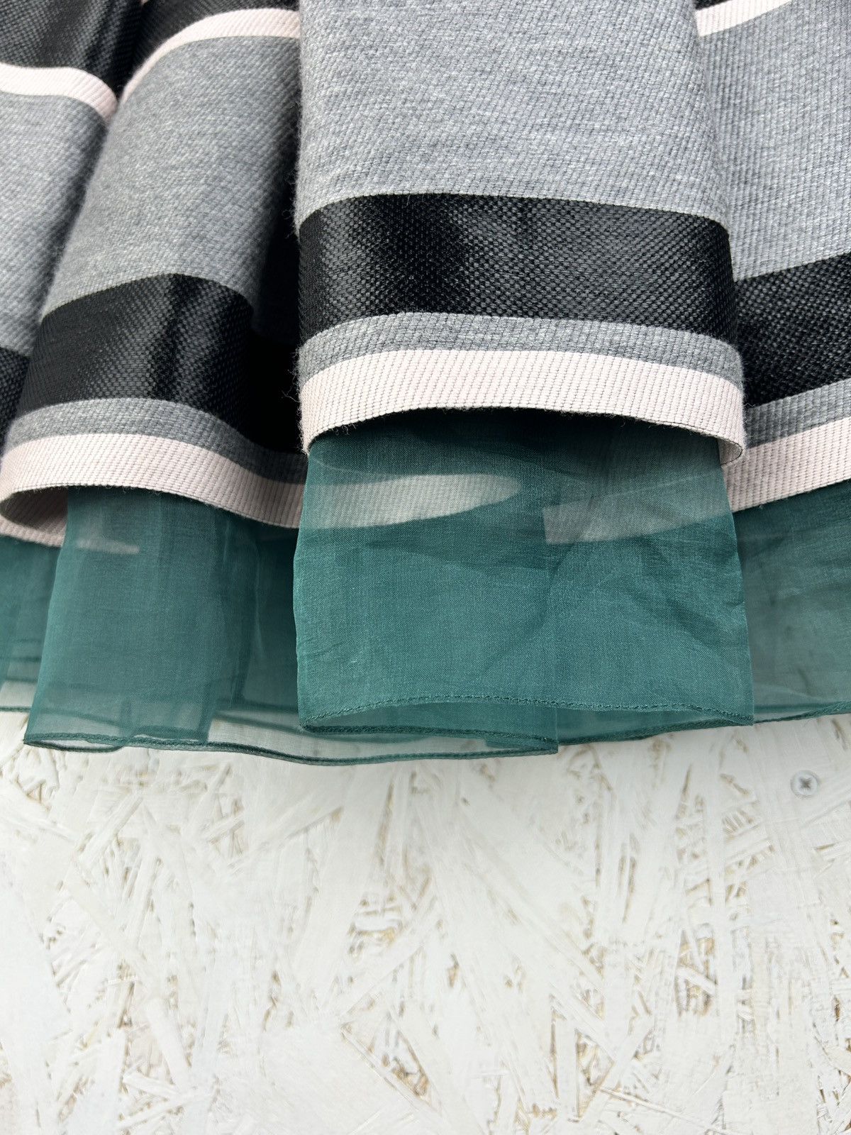 Dior Christian Dior Wool Mini Skirt Striped US 4 IT 40 FR 36 Size 27" / US 4 / IT 40 - 4 Thumbnail