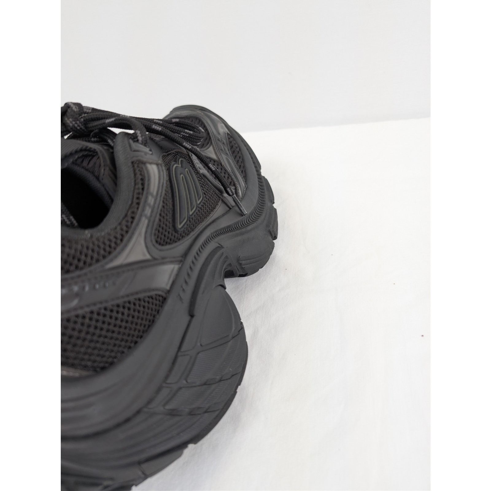 Balenciaga o1rshd1 Q:2 / 10XL Mesh Sneaker TPU PU Sneakers in Black Size US 12 / EU 45 - 14 Thumbnail