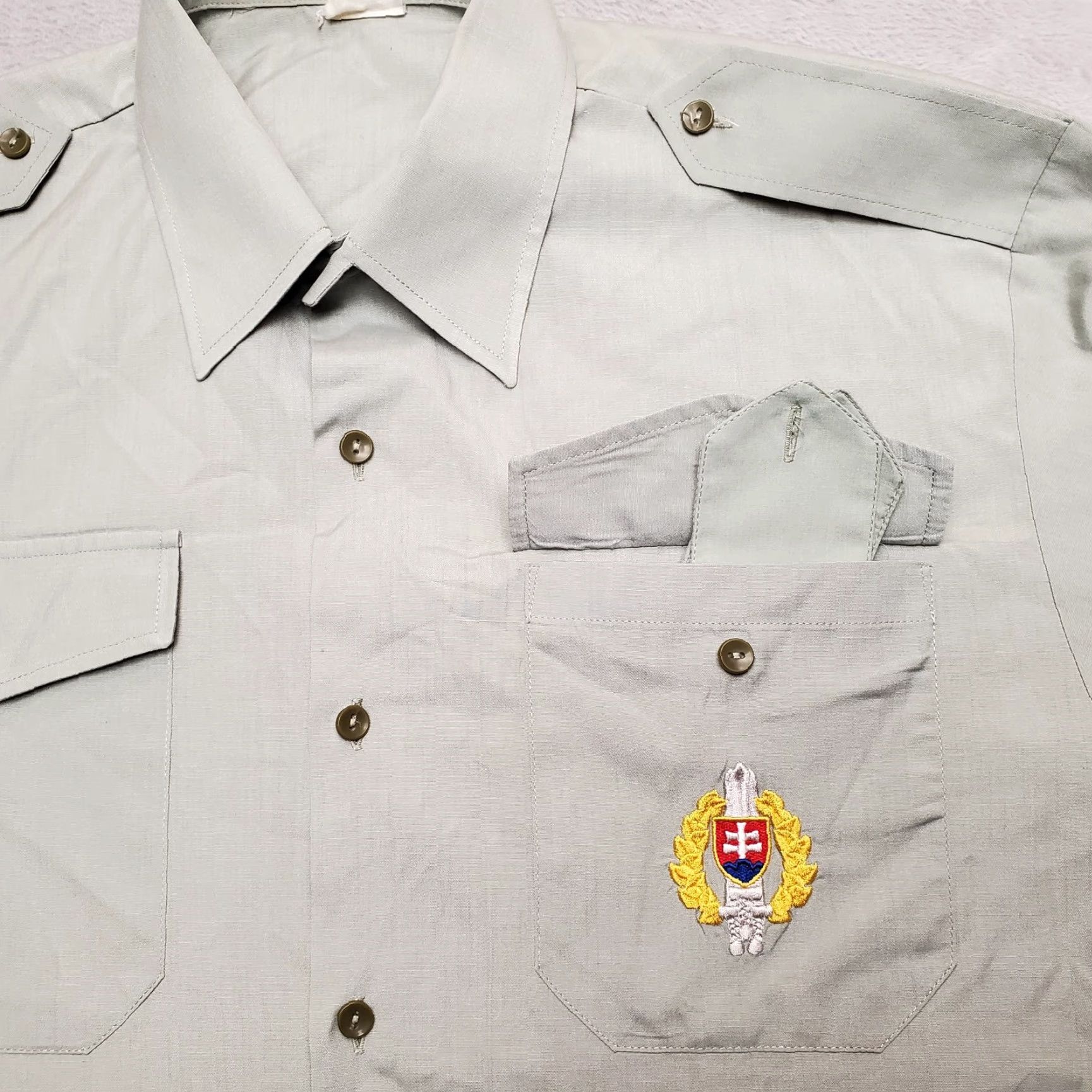Epaulet VINTAGE Slovak Shirt Mens Large Gray Long Sleeve Coat of Arms Safari Epaulet Size US L / EU 52-54 / 3 - 4 Thumbnail