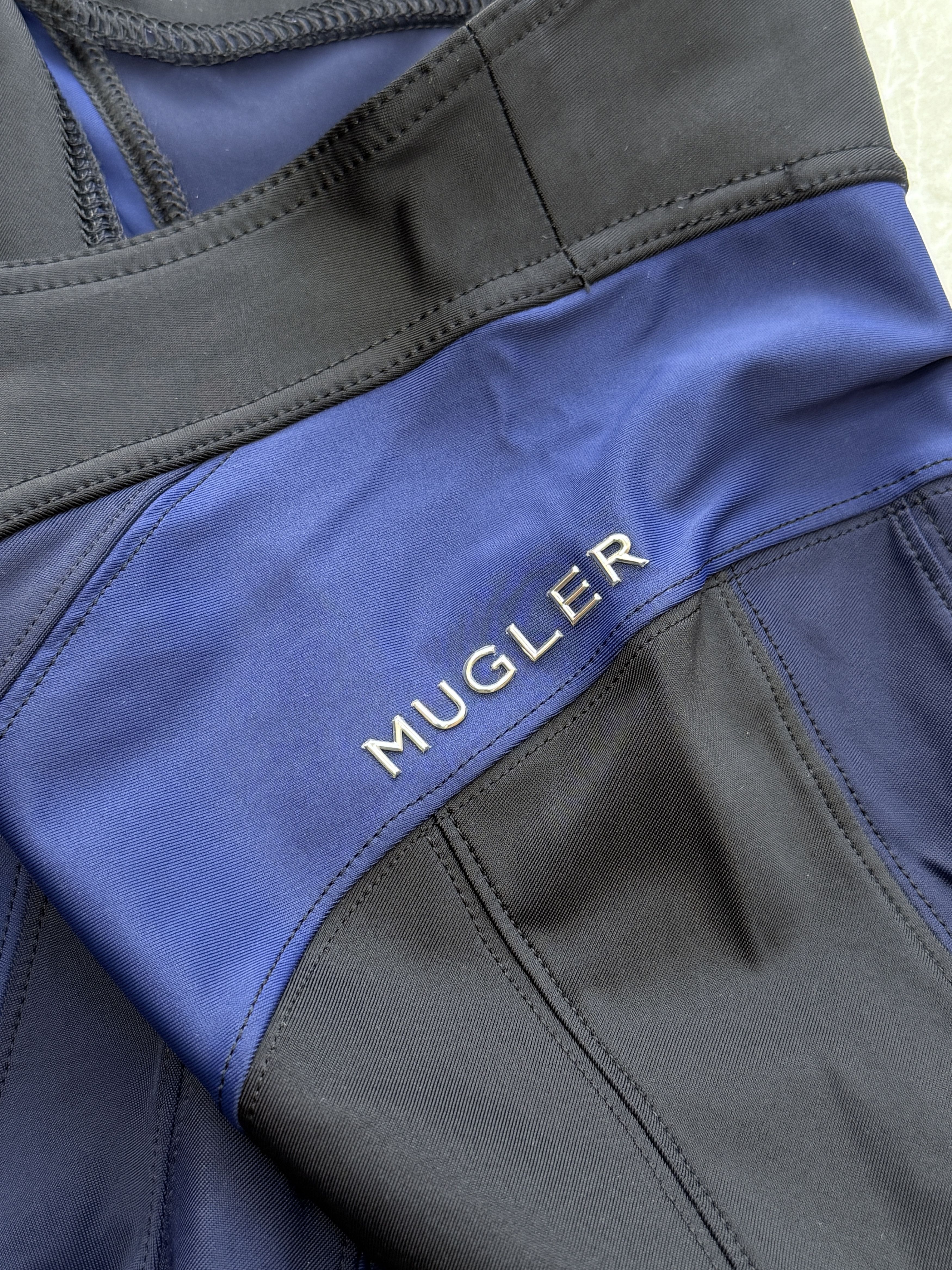 Mugler Spiral paneled biker shorts Size 27" / US 4 / IT 40 - 3 Thumbnail