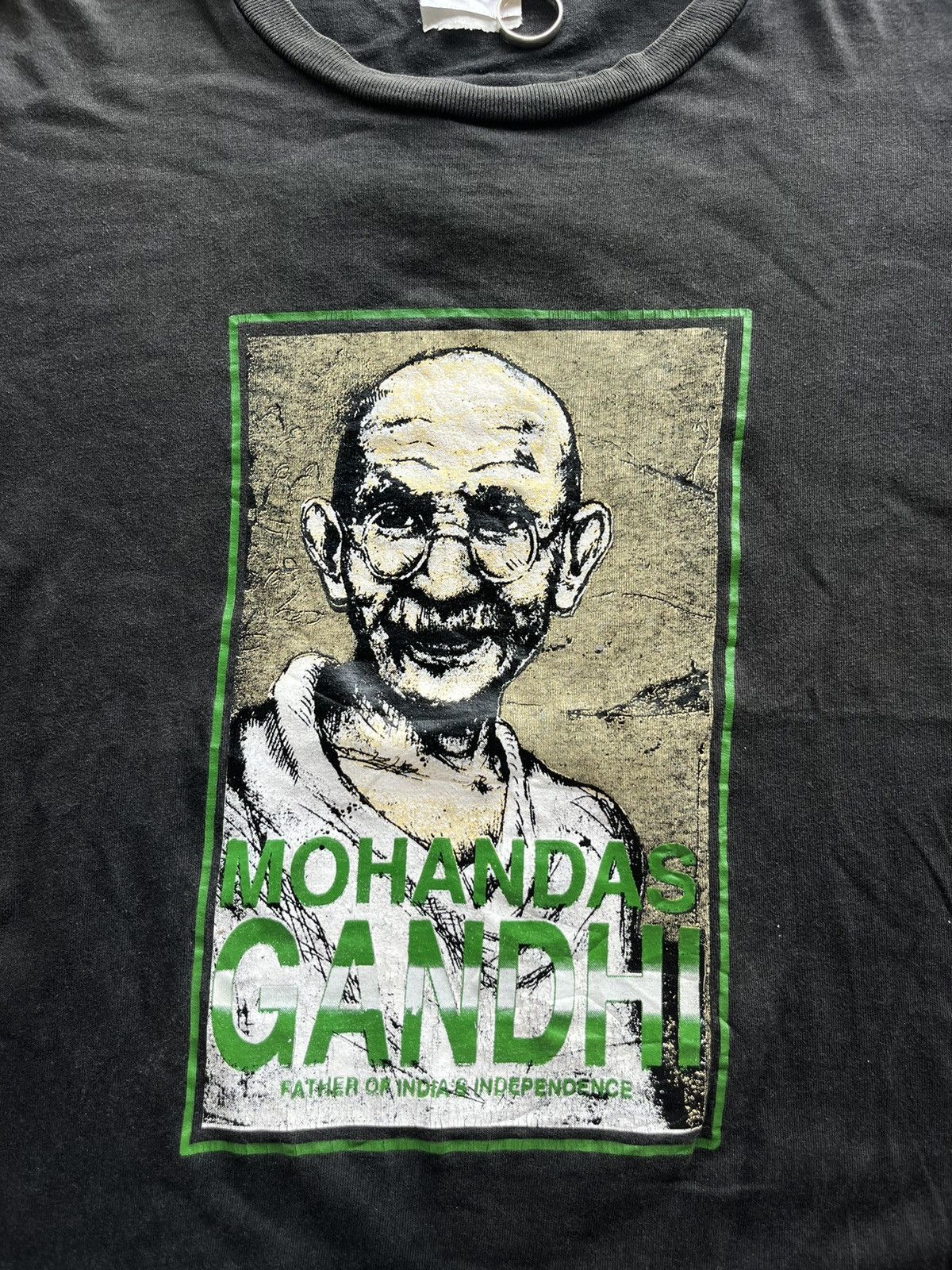 Vintage Vintage Mohandas GANDHI Father of India big face T-shirt Size US M / EU 48-50 / 2 - 6 Thumbnail