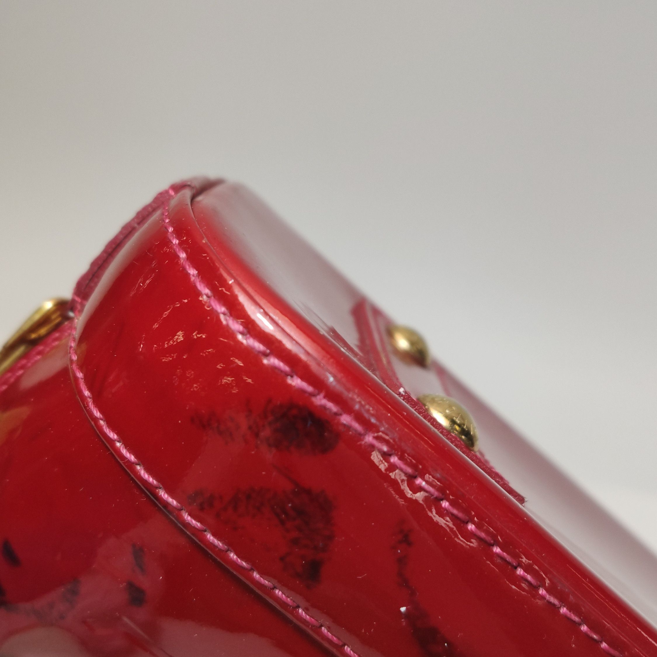 Louis Vuitton Louis Vuitton (LV) AlmaBB patent leather solid color emboss Size ONE SIZE - 9 Thumbnail