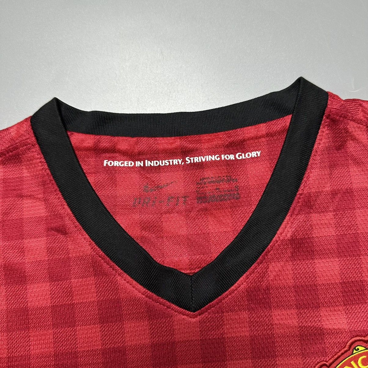Vintage MANCHESTER UNITED NIKE 2012/2013 HOME JERSEY #20 VAN PERSIE Size US M / EU 48-50 / 2 - 9 Thumbnail