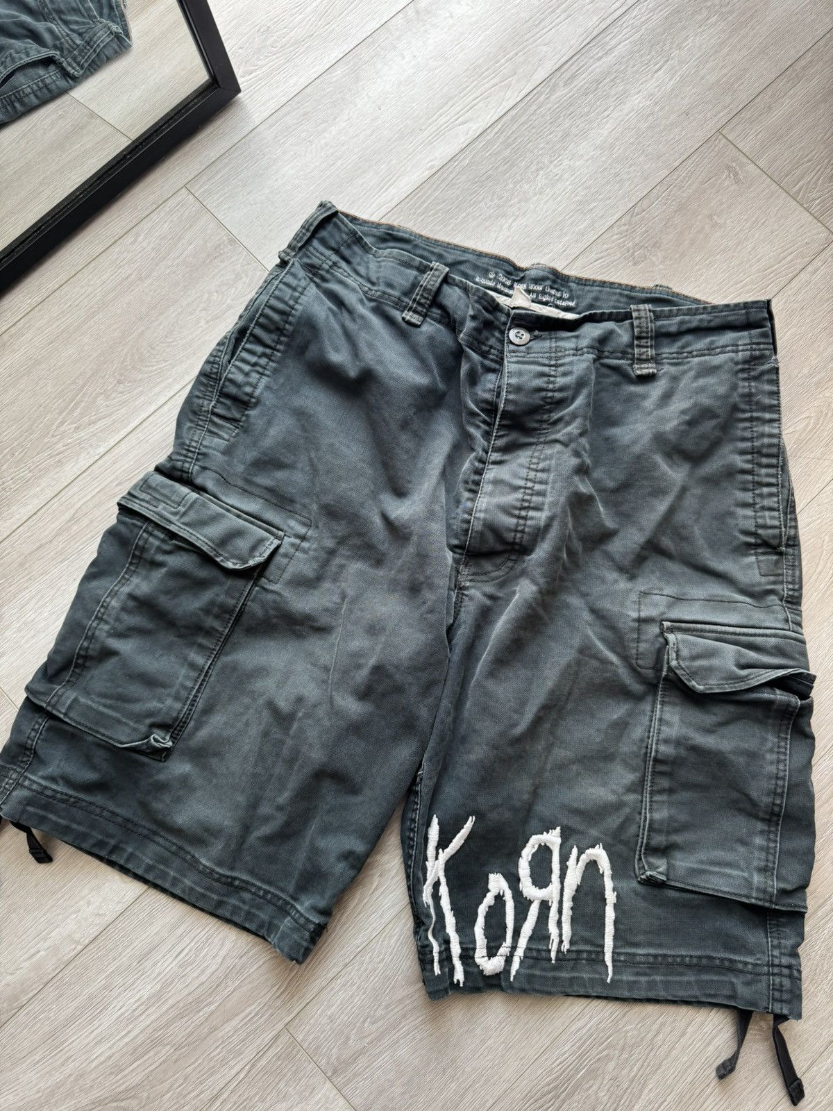 Band Tees Rare vintage washed faded Korn cargo baggy shorts y2k work Size US 32 / EU 48 - 2 Thumbnail