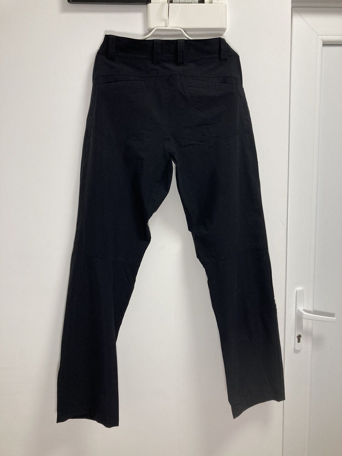 Arc'teryx Arcteryx black one pocket cargo pants Size US 32 / EU 48 - 6 Thumbnail