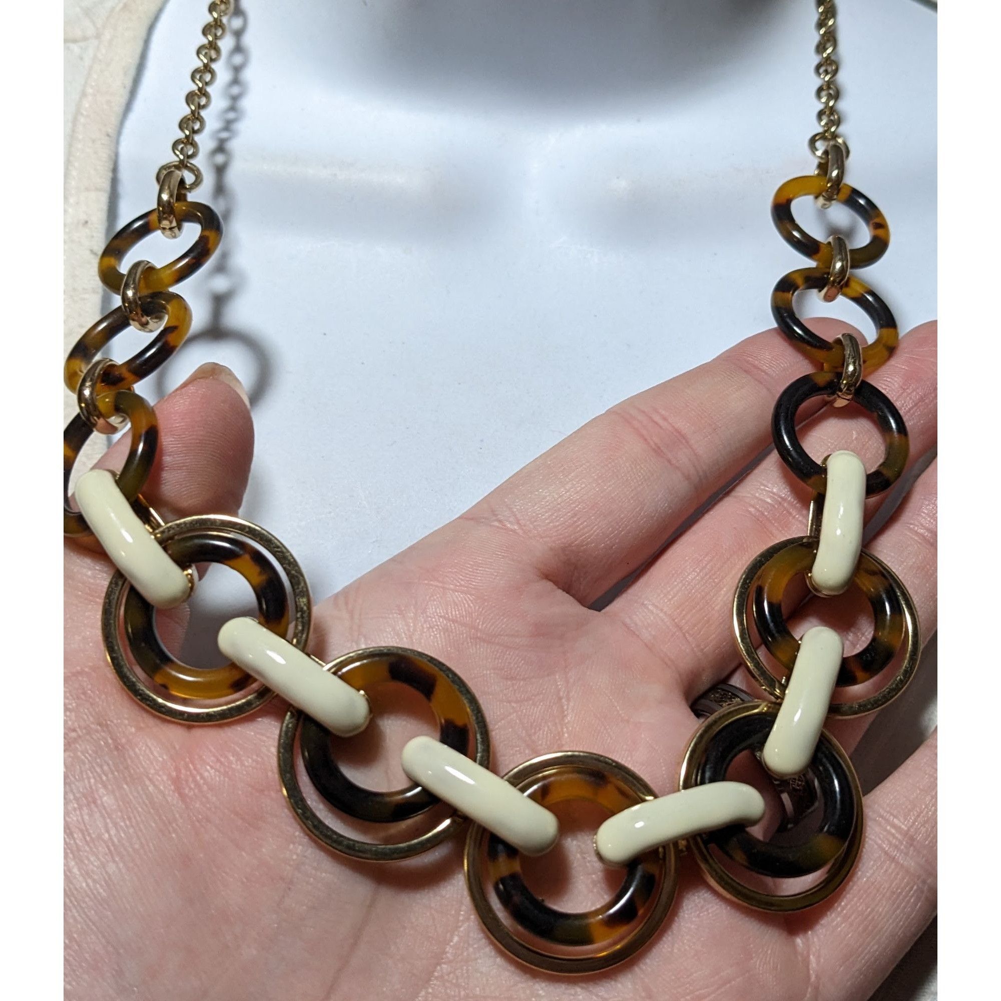 Talbots Talbots Tortoise Link White And Gold Accent Necklace Size ONE SIZE - 6 Thumbnail