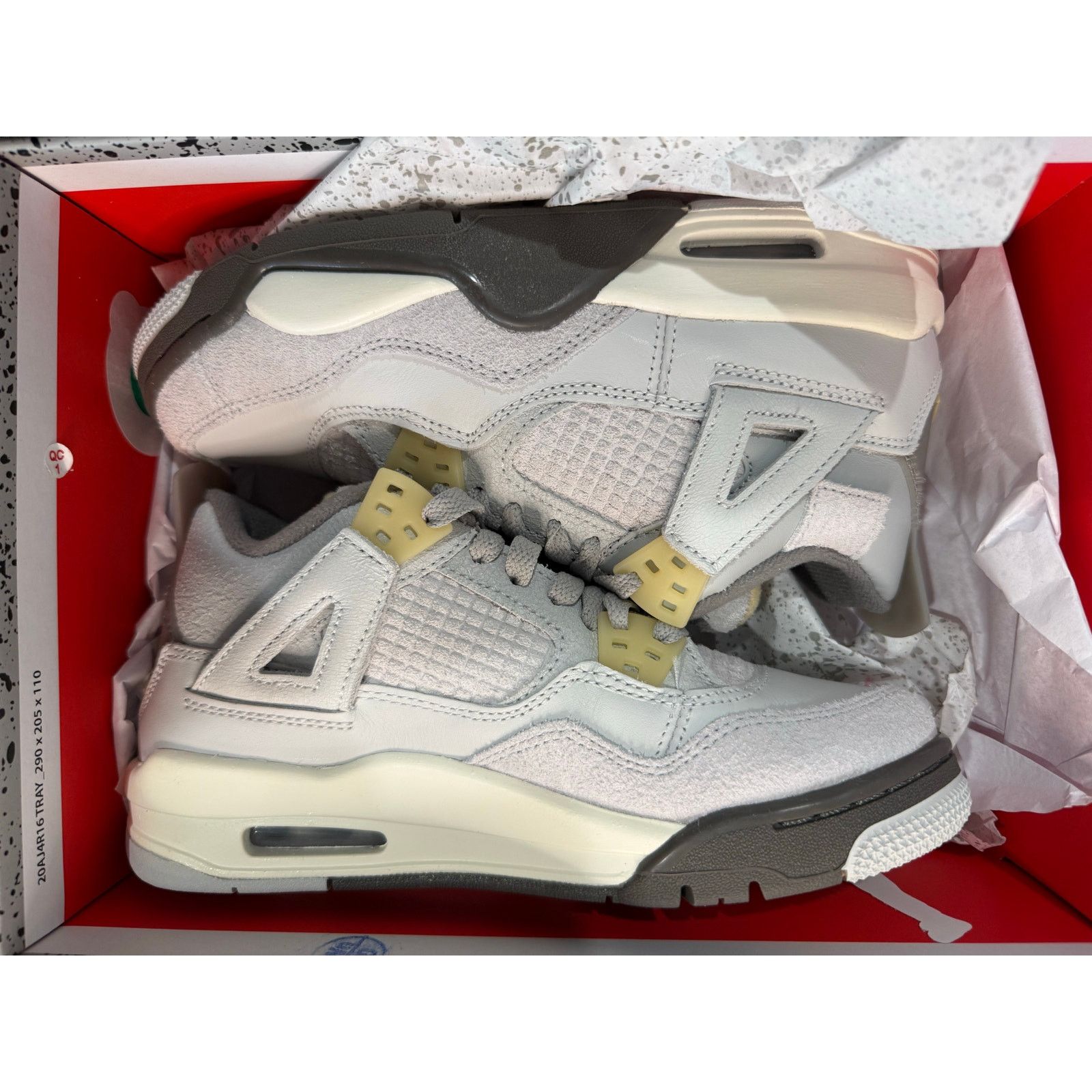 Jordan Brand Jordan 4 Retro Craft Photon Dust Size 4.5 Size US 5 / EU 37 - 10 Thumbnail