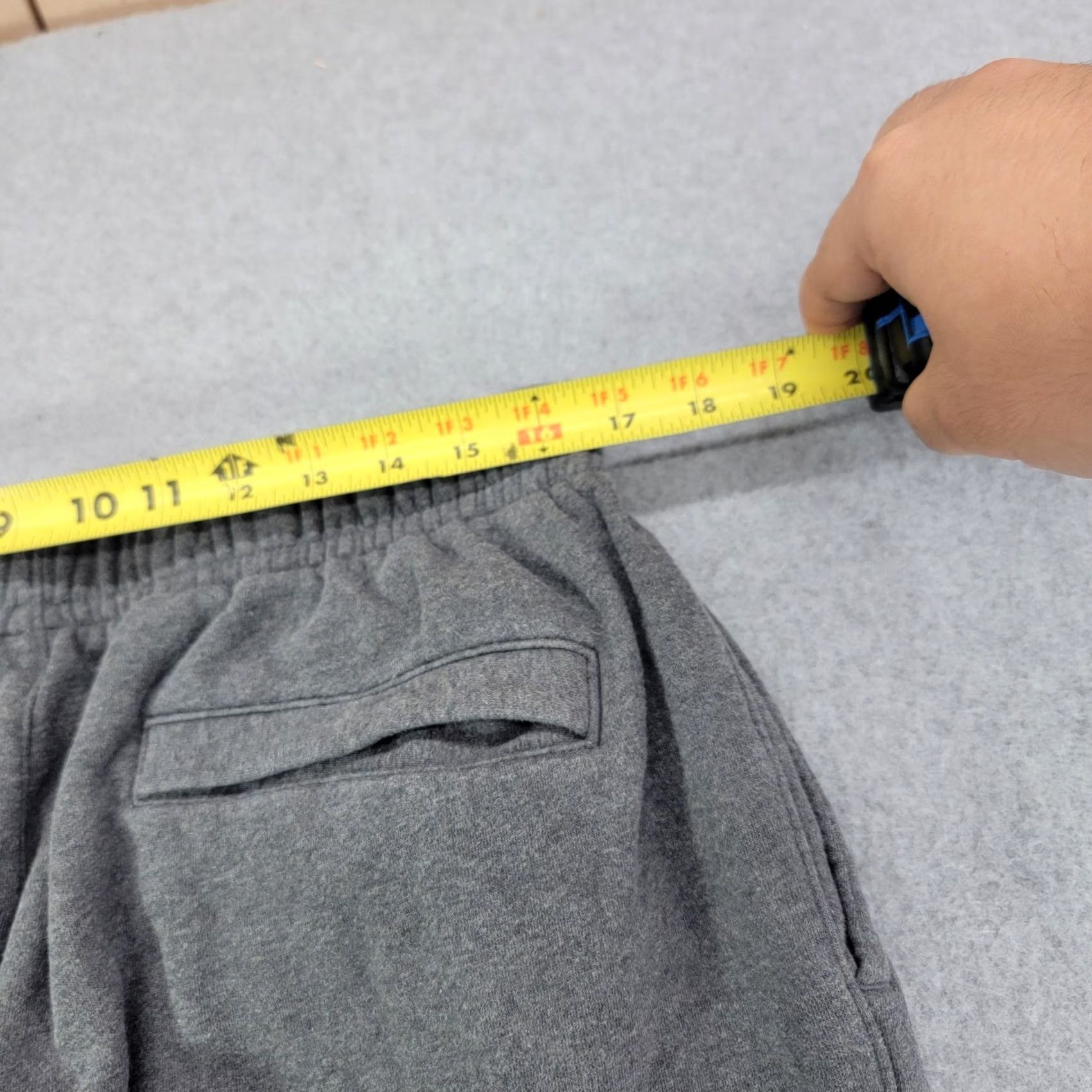 Nike Nike Sweatpants Mens XL Gray Fleece Joggers Elastic Waist Pockets Logo Athletic Size US 36 / EU 52 - 7 Thumbnail