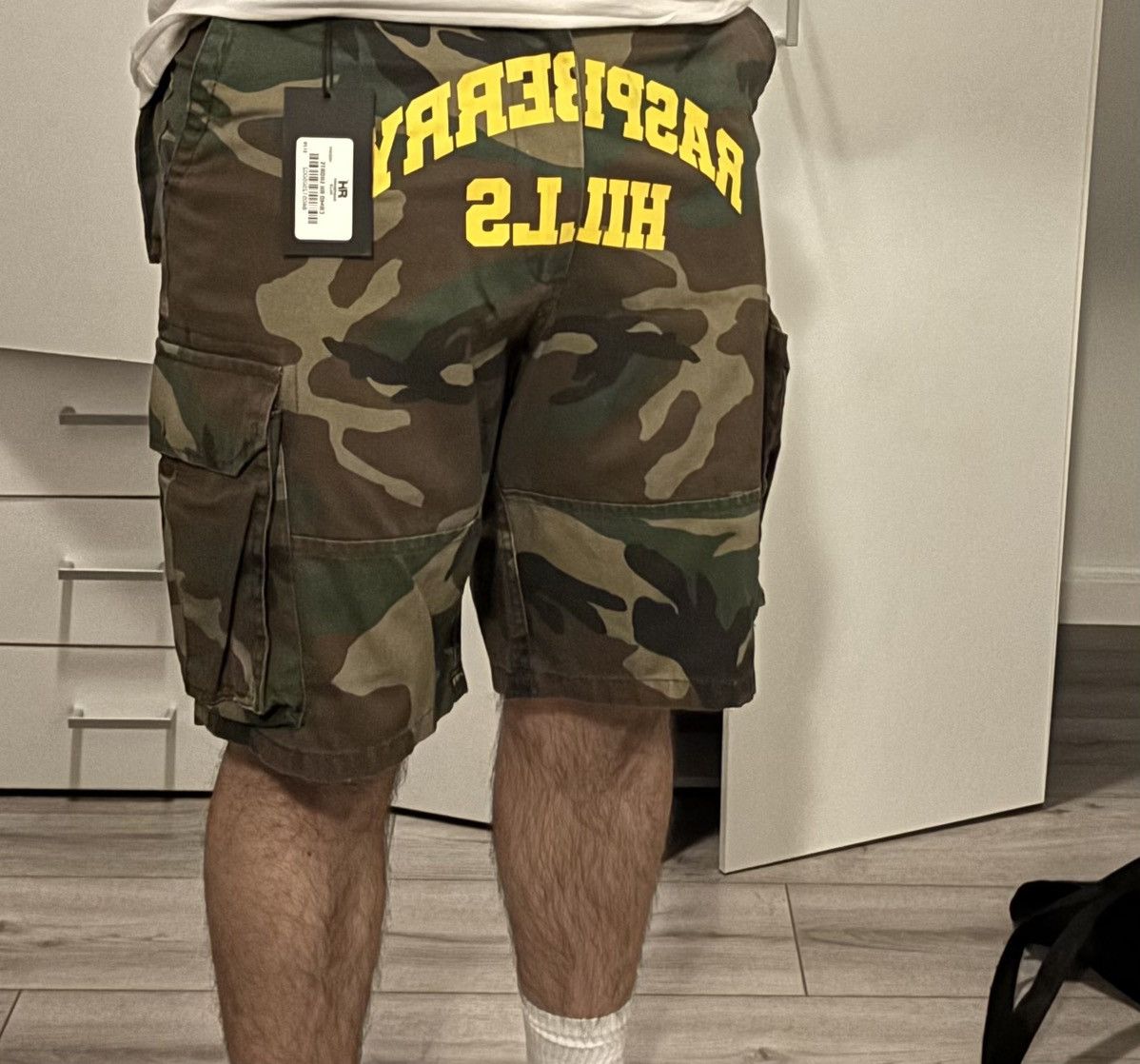 Gv Gallery Raspberry Hills camo shorts