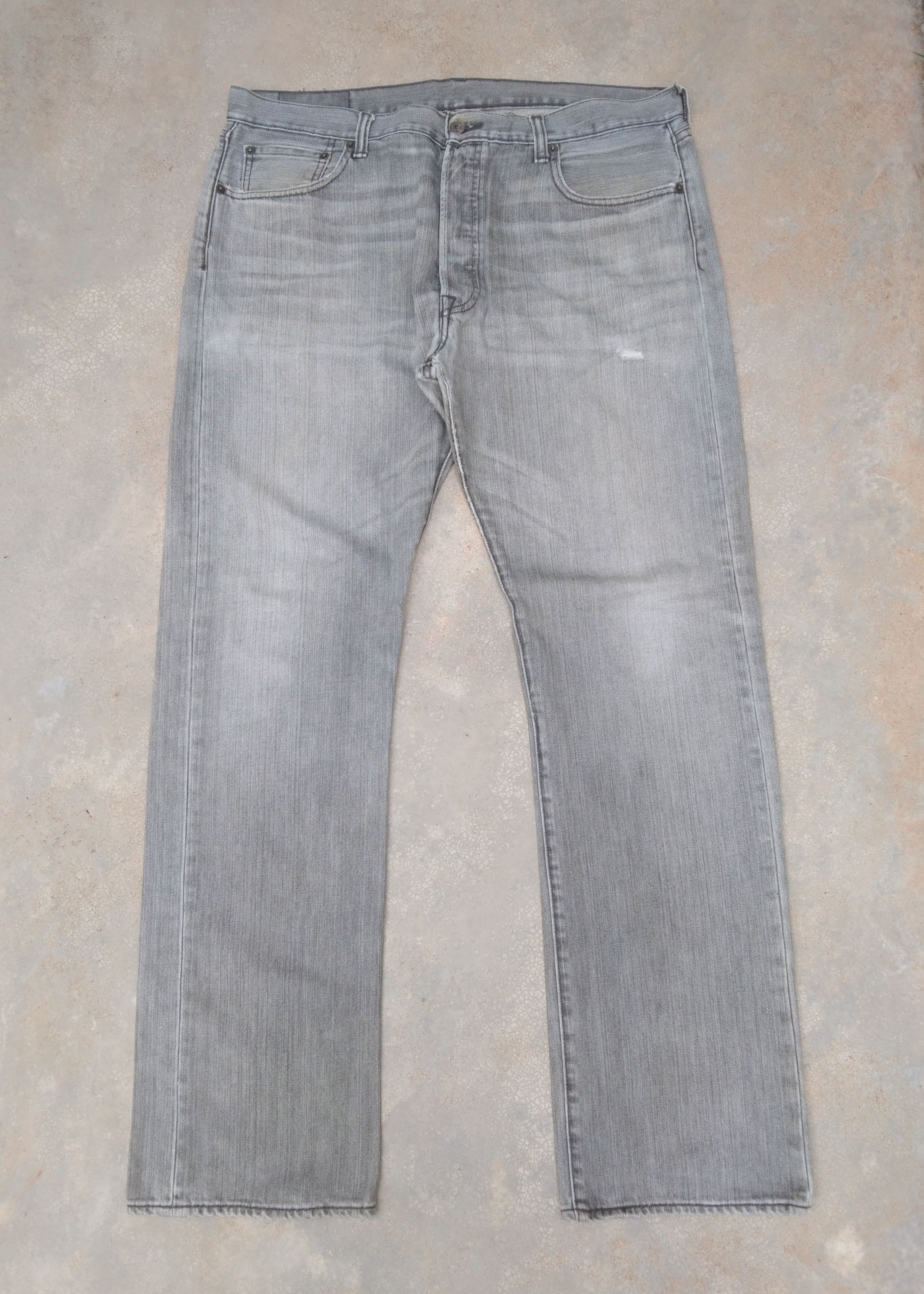 Levi's × Vintage Vintage Levis 501 Grey Straight Leg Distressed Jeans 36x32 Size US 38 / EU 54 - 1 Thumbnail