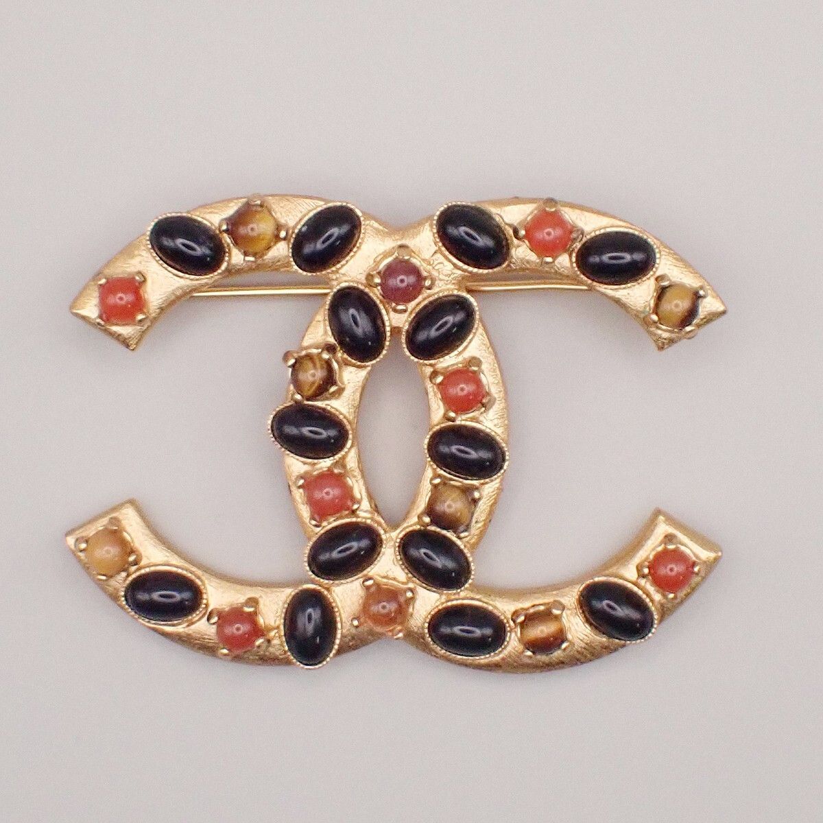 Chanel Chanel CC Brooch Gripoix and Metal Size ONE SIZE - 1 Thumbnail