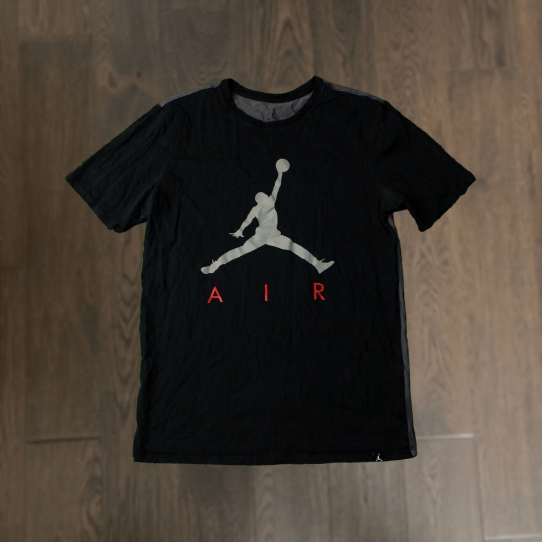 Nike NIKE AIR JORDAN JUMPMAN 2017 ORIGINAL MEN T-SHIRT SHIRT JERSEY CREW NECK SIZE M BLACK AND GRAY Printed Logo Basketball Mens Size US M / EU 48-50 / 2 - 1 Thumbnail