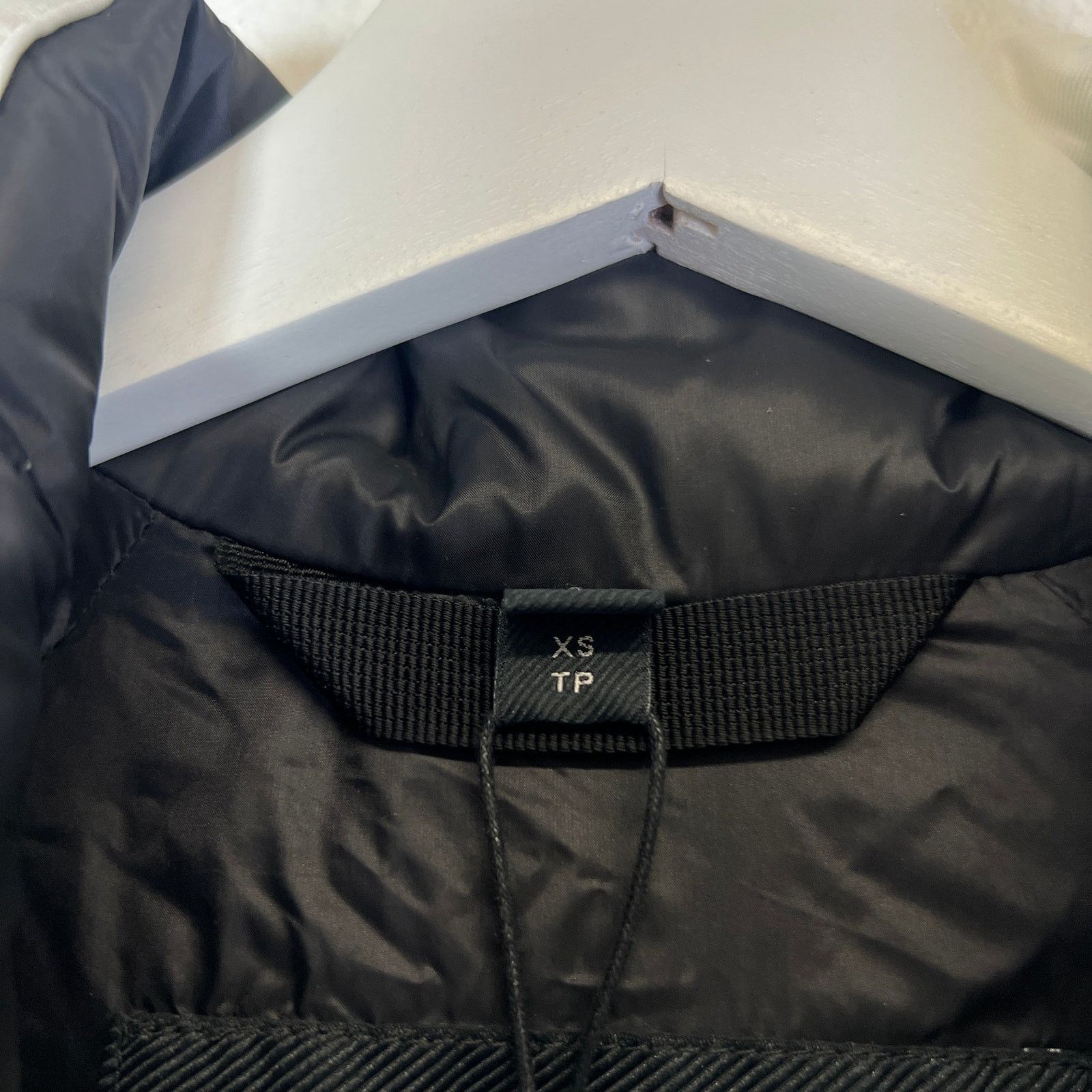 Burberry Burberry Women's Cropped Insulated Down Puffer Jacket Size XS / US 0-2 / IT 36-38 - 7 Thumbnail