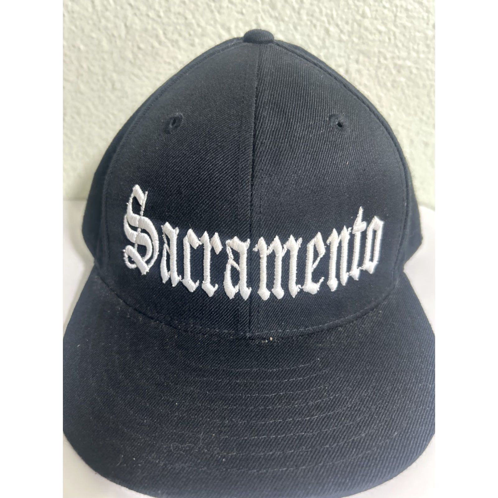 Lids Lids Baseball Hat 7 1/2 Fitted Sacramento Old English Black White Men Hat Size ONE SIZE - 5 Thumbnail