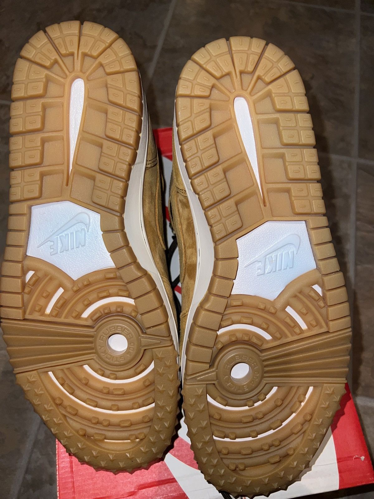 Nike NIKE DUNK CMFT WB Size US 10 / EU 43 - 5 Thumbnail