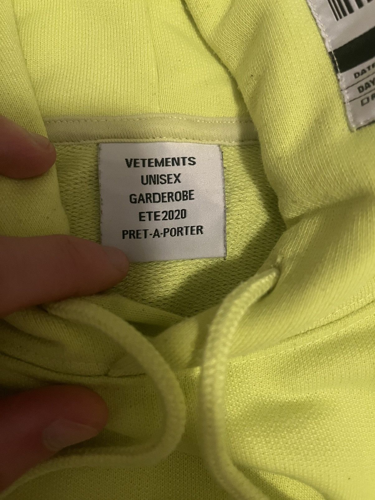 Vetements Vetements SS20 Shipping Label Hoodie Size US S / EU 44-46 / 1 - 5 Thumbnail