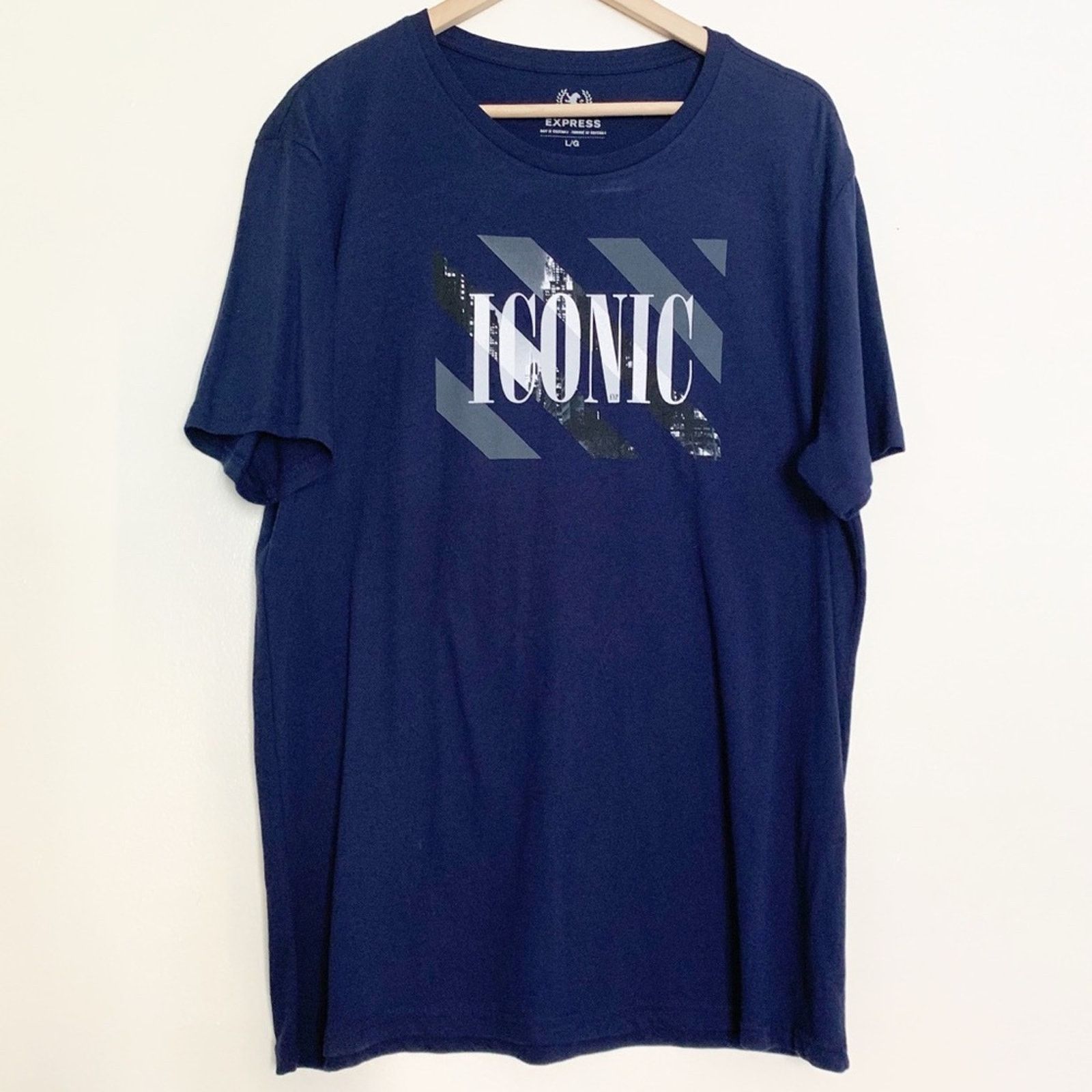 Express Express “Iconic” Navy Graphic Tee Shirt Men's Size Large Size US L / EU 52-54 / 3 - 1 Thumbnail