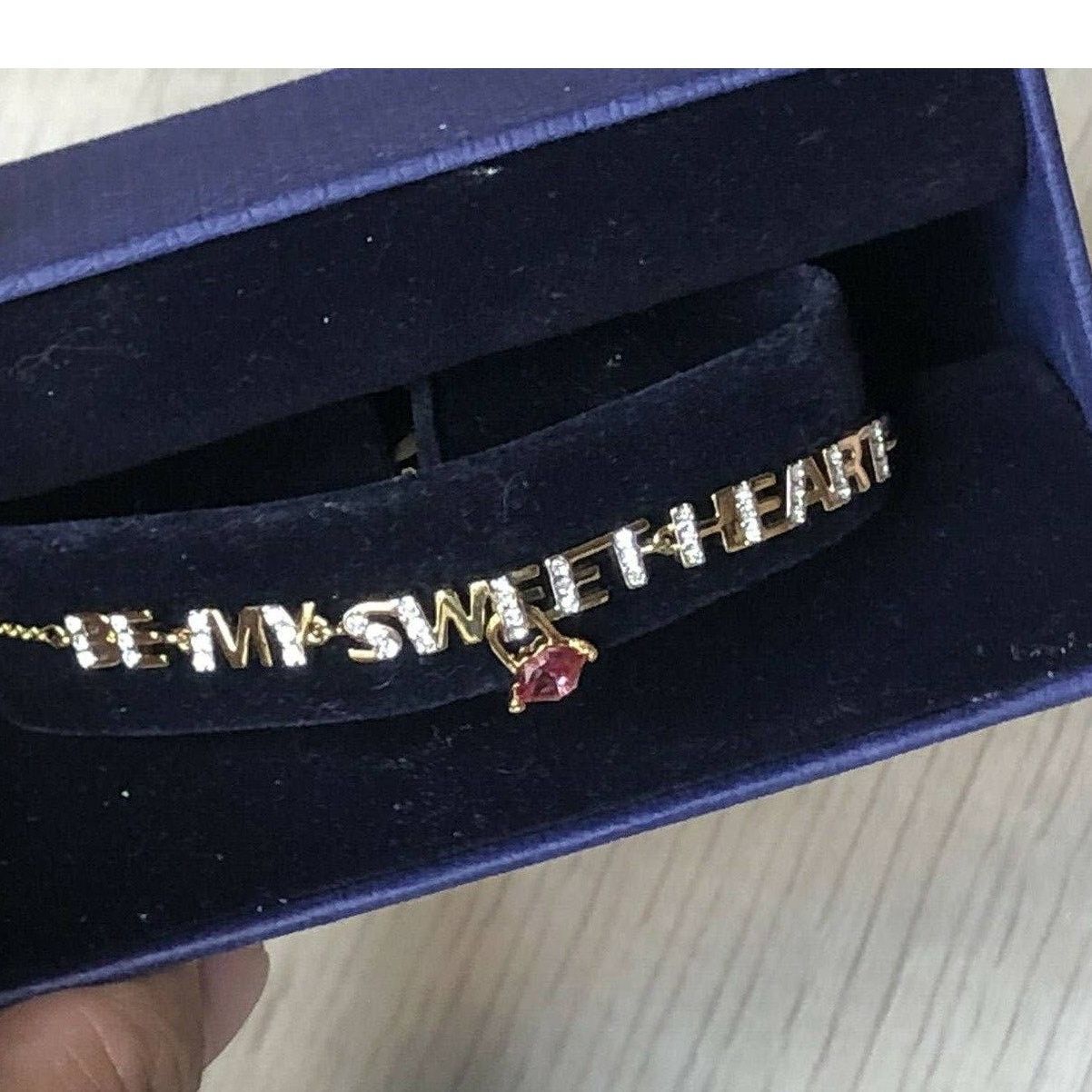 Swarovski Swarovski Be my Sweet heart Red Lip Charm bracelet Size ONE SIZE - 11 Thumbnail
