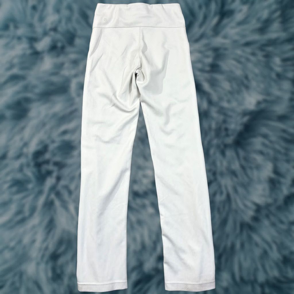 Lululemon Lululemon Dress Pants Womens 6 White Softstreme Ribbed High Rise Pant Bone Size LW5EUBS Size 28" / US 6 / IT 42 - 1 Thumbnail